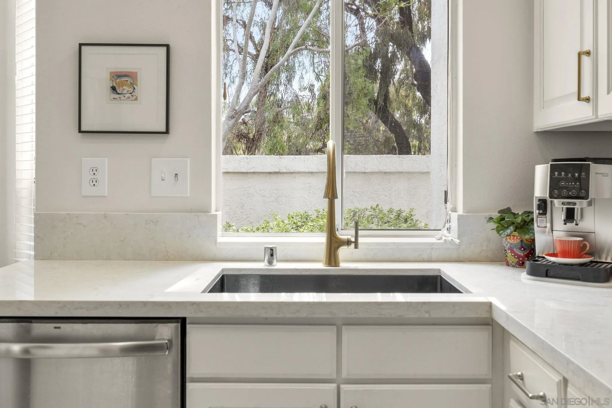https://cdn.realtyfeed.com/cdn/127/260002973/865c94630d63272eef1dfbe9c0770d6e.webp
