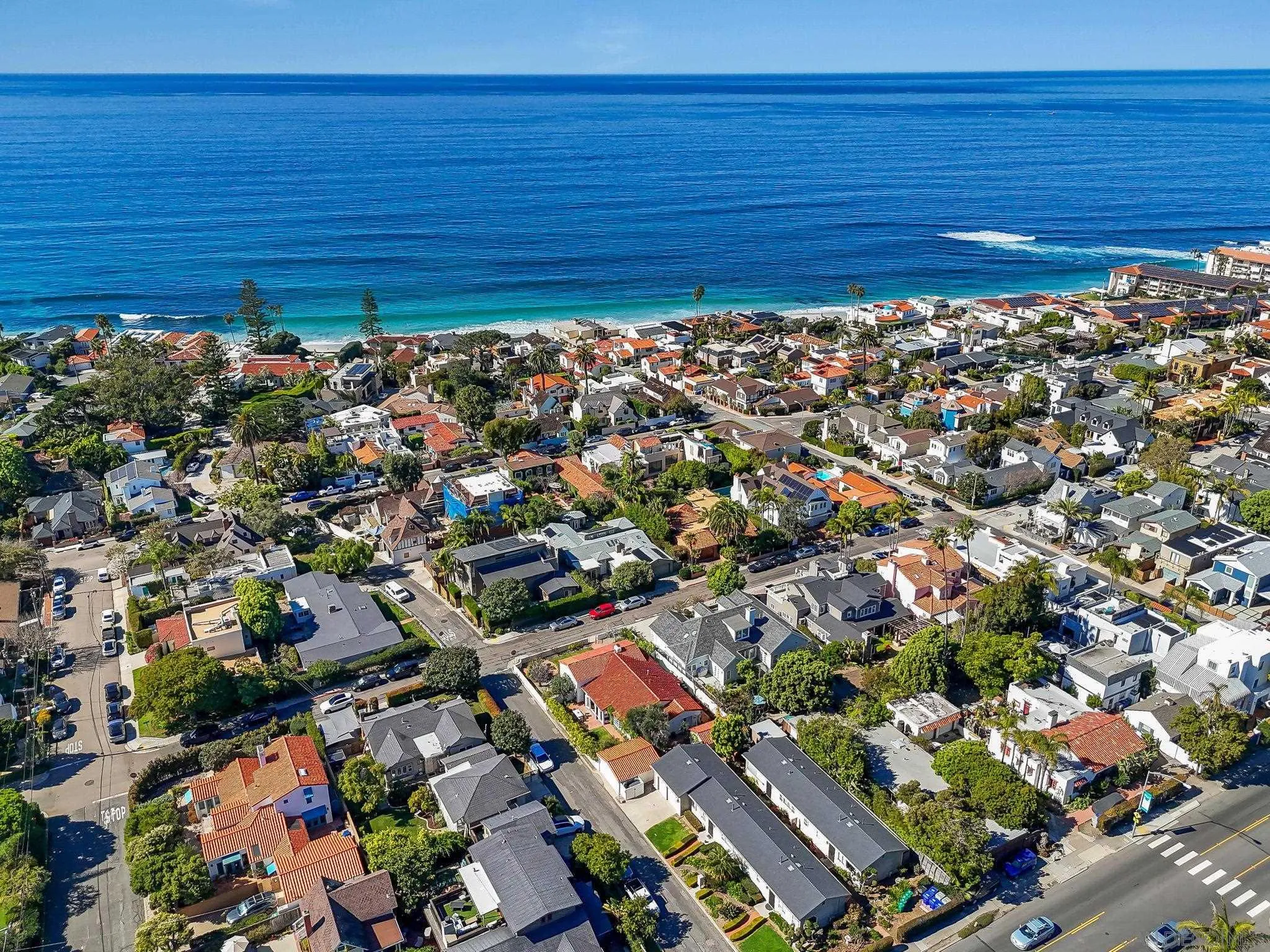 https://cdn.realtyfeed.com/cdn/127/260002975/11c01d9996efb5160e2232f0a7e32d76.webp