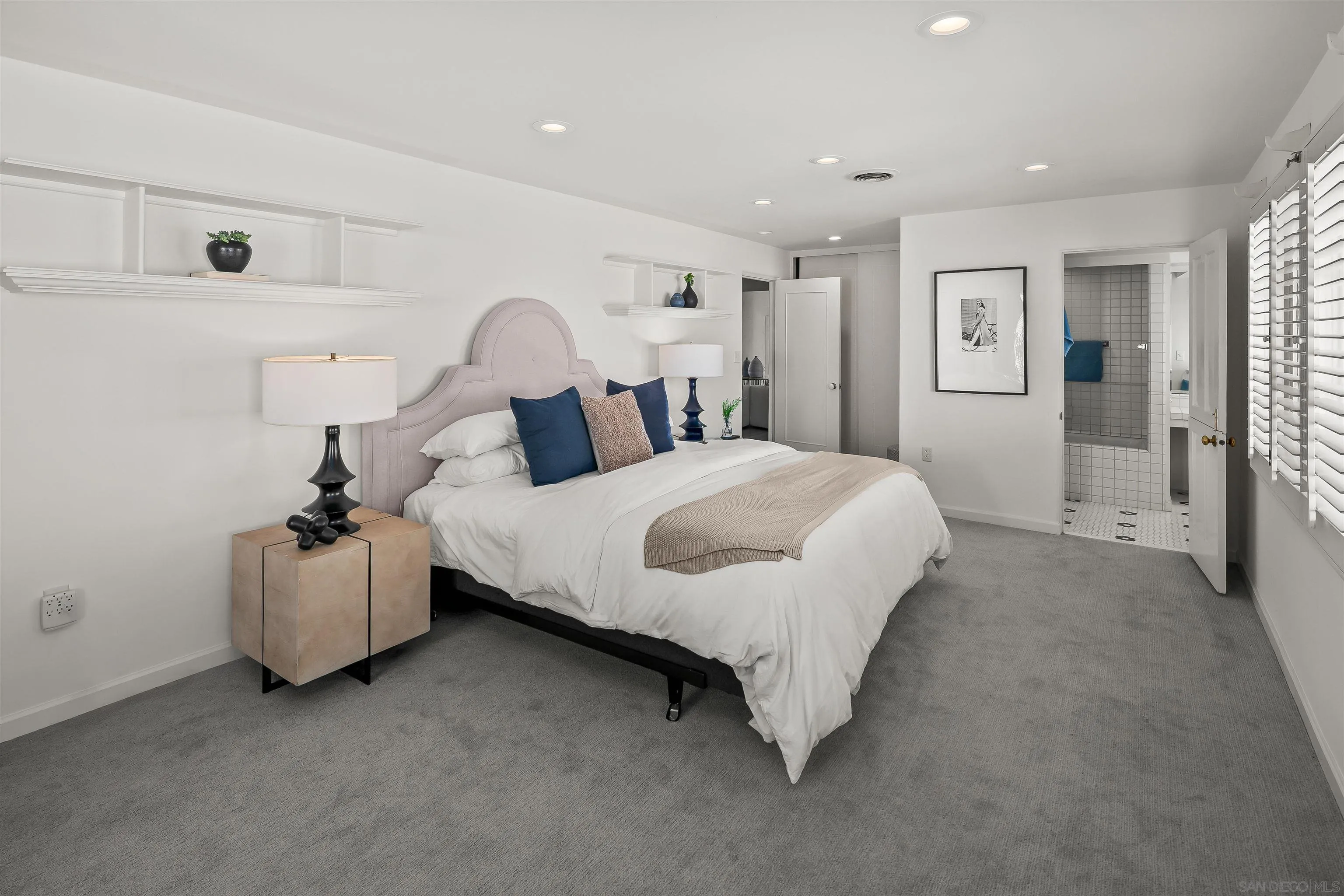 https://cdn.realtyfeed.com/cdn/127/260002975/22a1cbb2c0f01bf14e834400fb4270eb.webp