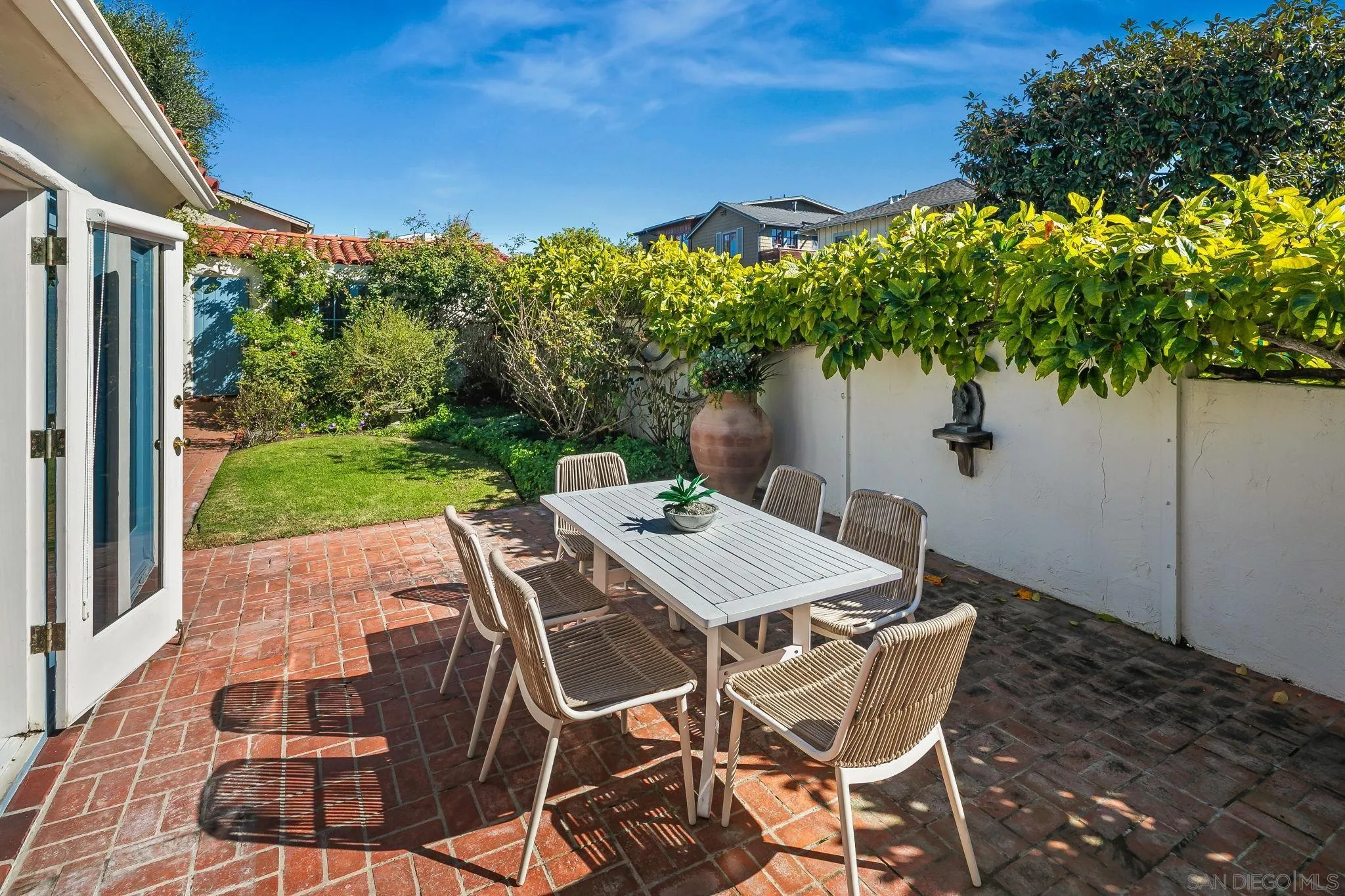 https://cdn.realtyfeed.com/cdn/127/260002975/38b95b212dd140ac40a581432211ac47.webp