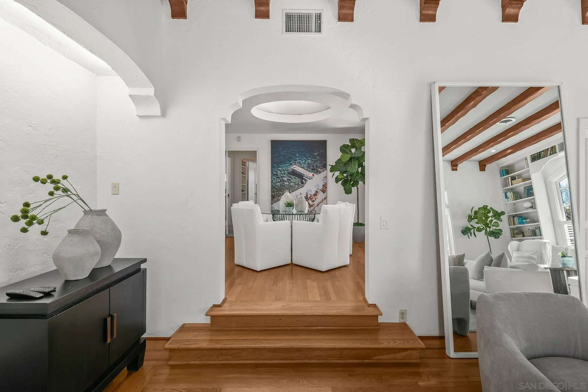 https://cdn.realtyfeed.com/cdn/127/260002975/49a400082f28ef8b96beb96a13792793.webp
