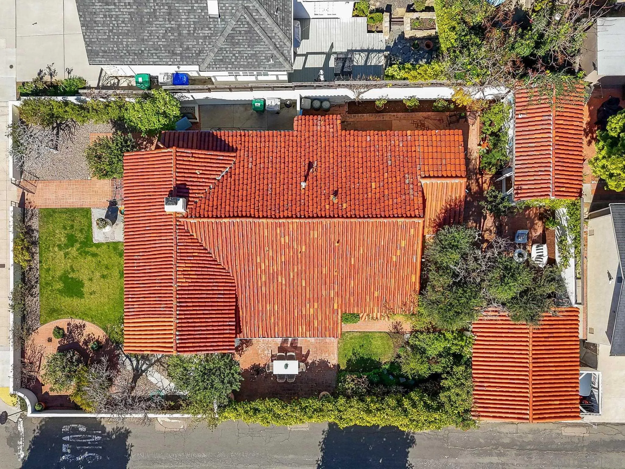 https://cdn.realtyfeed.com/cdn/127/260002975/8c8c9e19ae9ffabd79232b4a109521fa.webp
