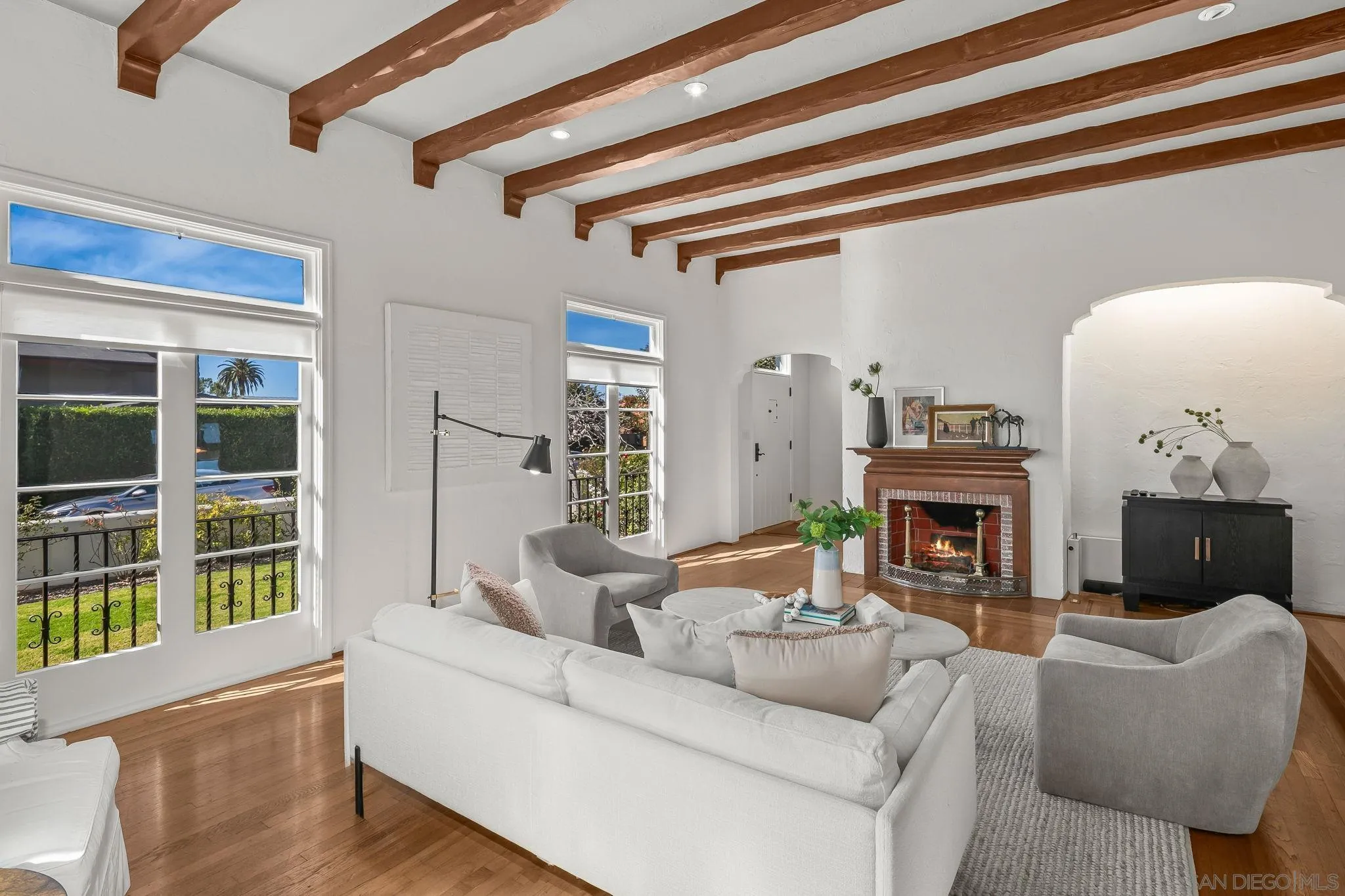 https://cdn.realtyfeed.com/cdn/127/260002975/b585ba78d586fd85d635092302f12549.webp