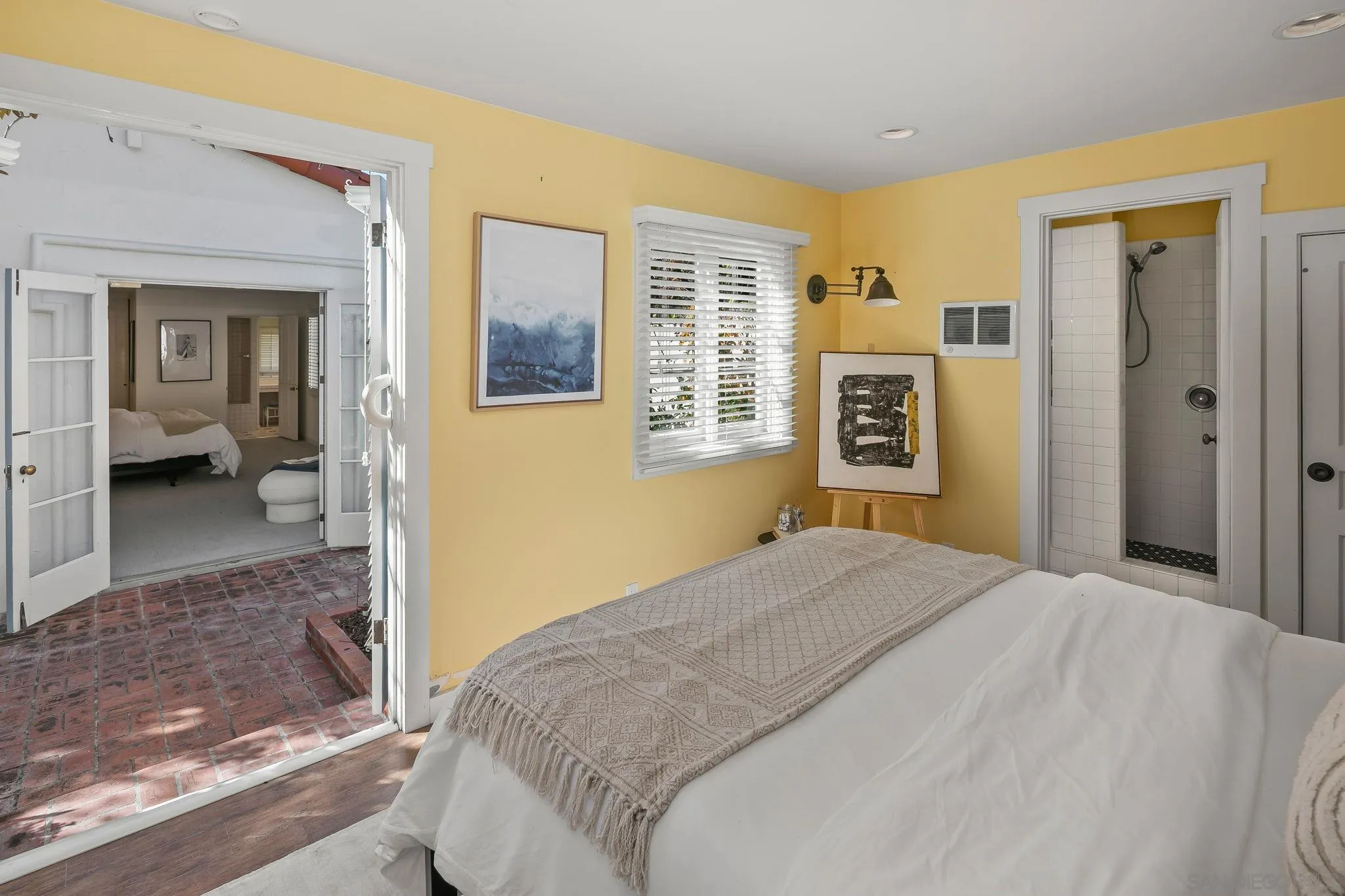 https://cdn.realtyfeed.com/cdn/127/260002975/f7fd971606f541be546d08d20a018e6d.webp