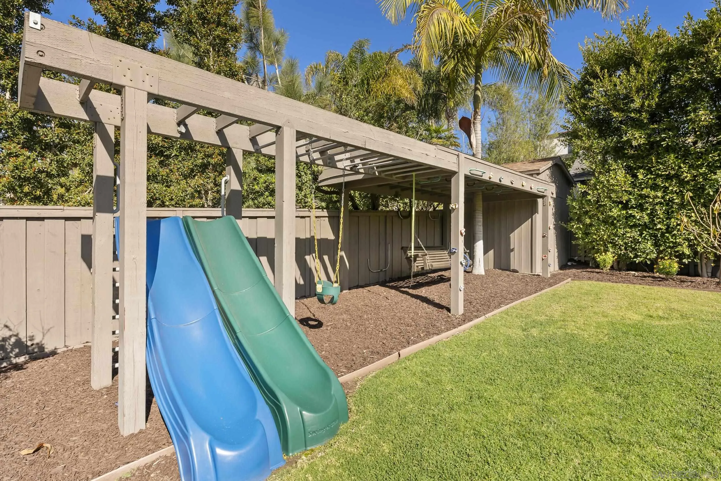 https://cdn.realtyfeed.com/cdn/127/260002978/2fce9ea06965492b86415dc15ba42a96.webp