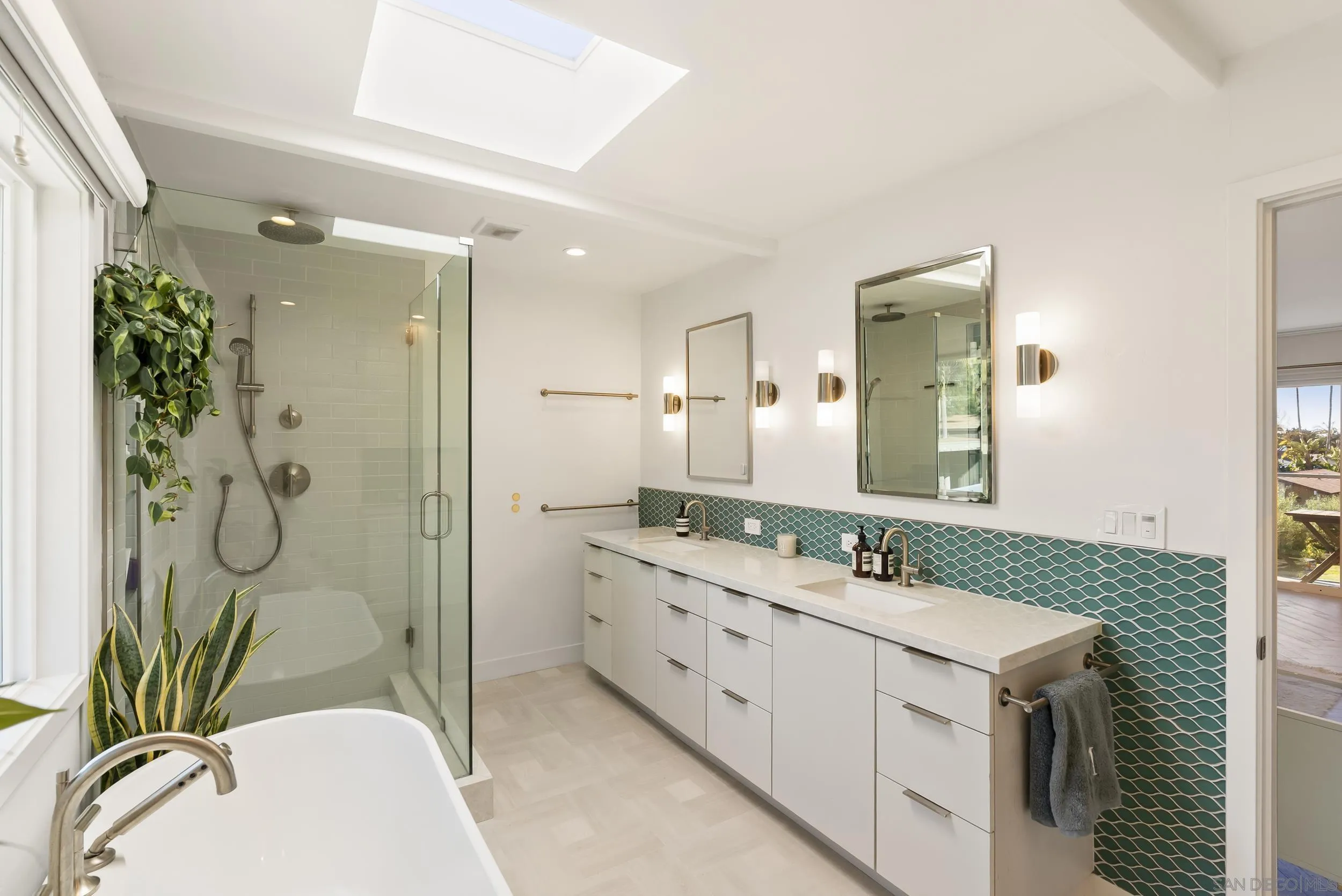 https://cdn.realtyfeed.com/cdn/127/260002978/5420d1b92239628f46db14ee7d4ed393.webp