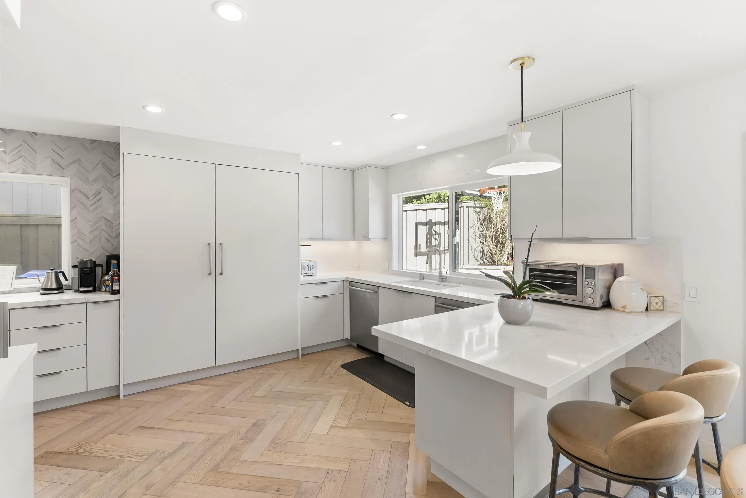 https://cdn.realtyfeed.com/cdn/127/260002978/8c7d3c42a52b1083cb50a644315f9b1a.webp