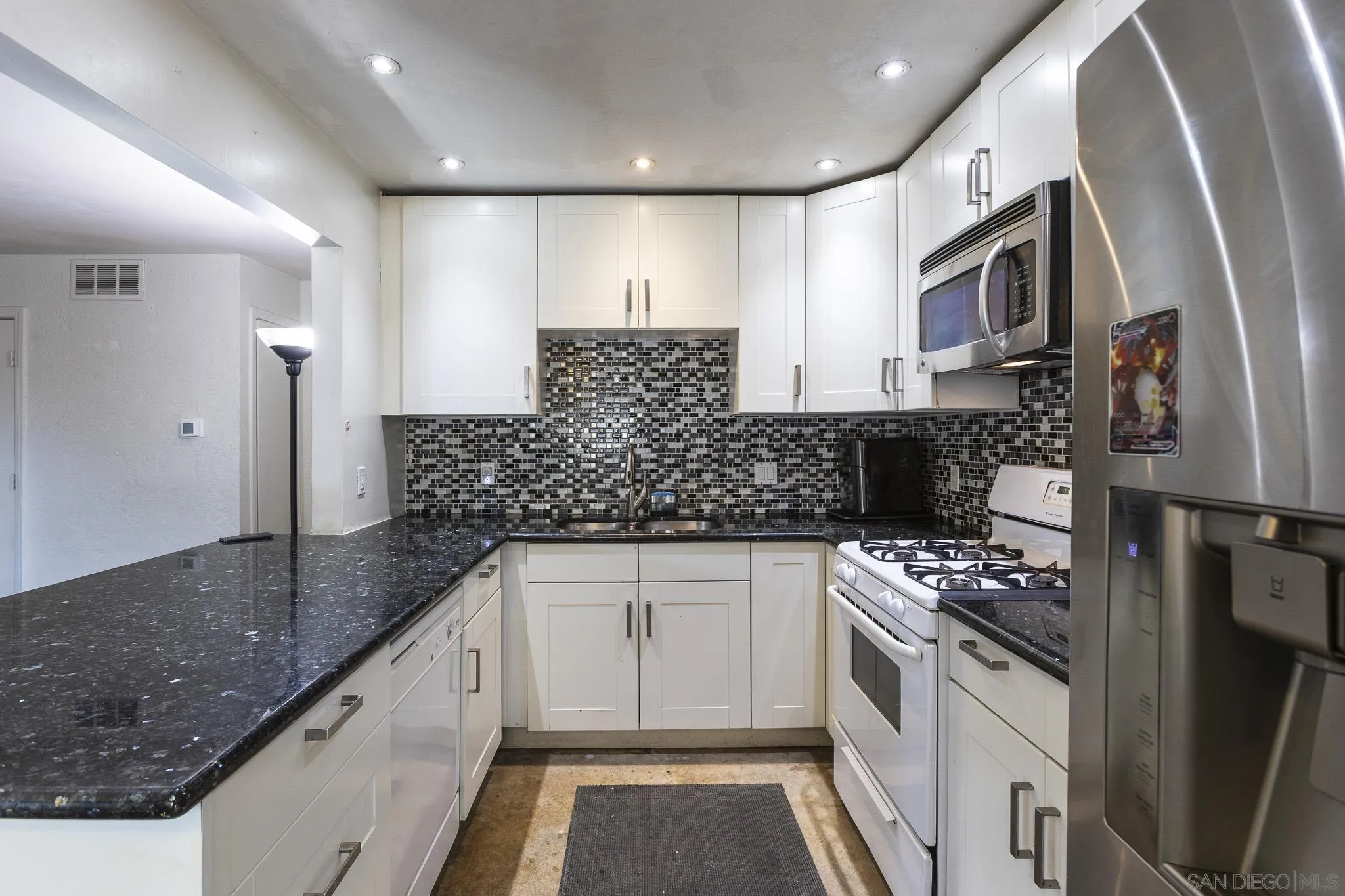 Photo #9: 260002980 Listing: Photo #9