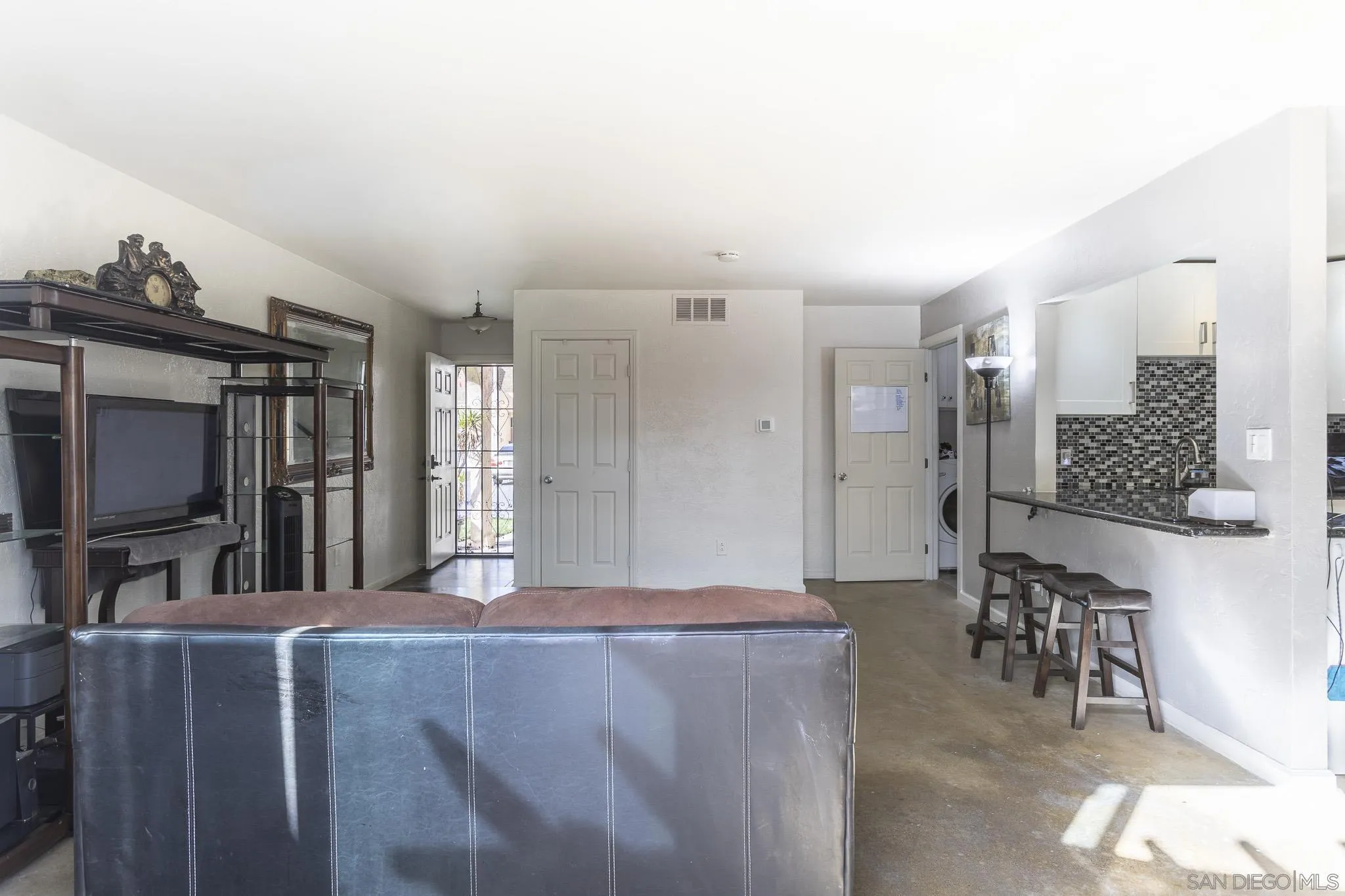 Photo #6: 260002980 Listing: Photo #6