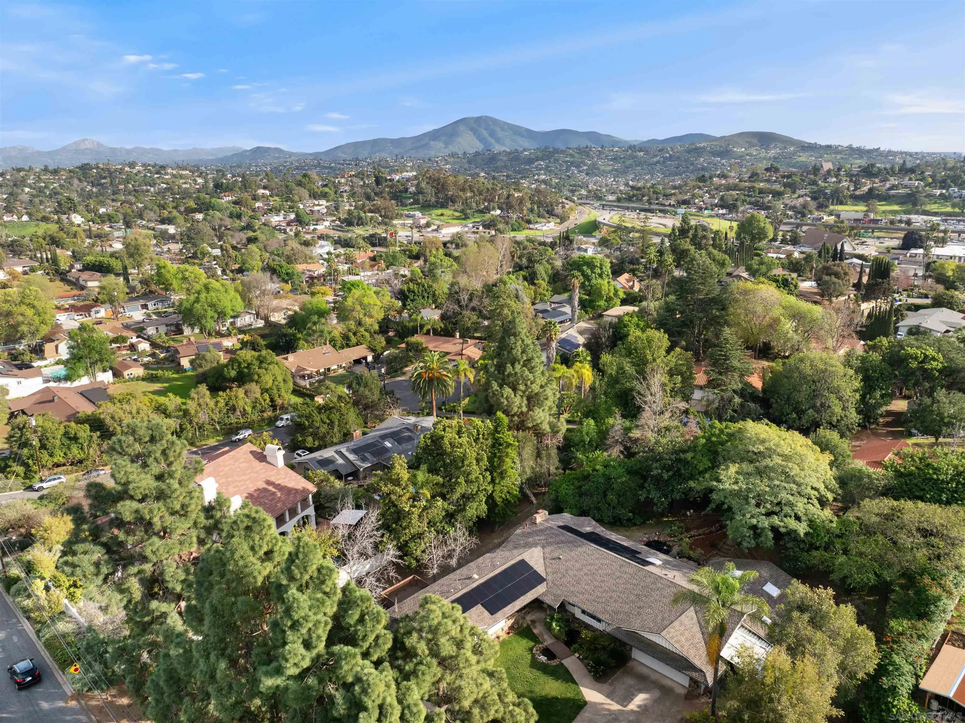 https://cdn.realtyfeed.com/cdn/127/260002981/556a4a3c1fde71da07302e11cc1b4c78.webp