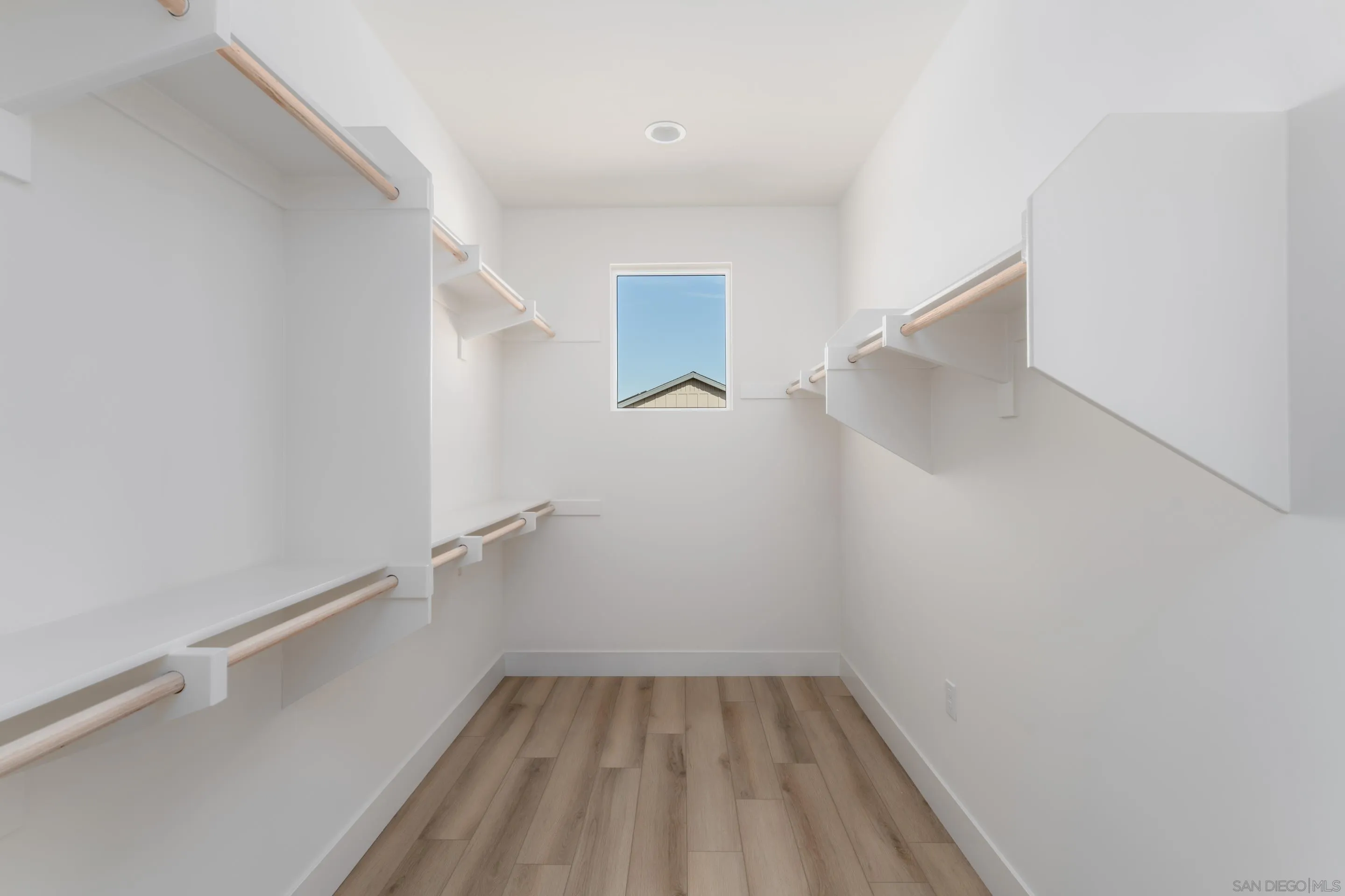 https://cdn.realtyfeed.com/cdn/127/260002982/823463c99513f0130ad3491e7de99f9b.webp