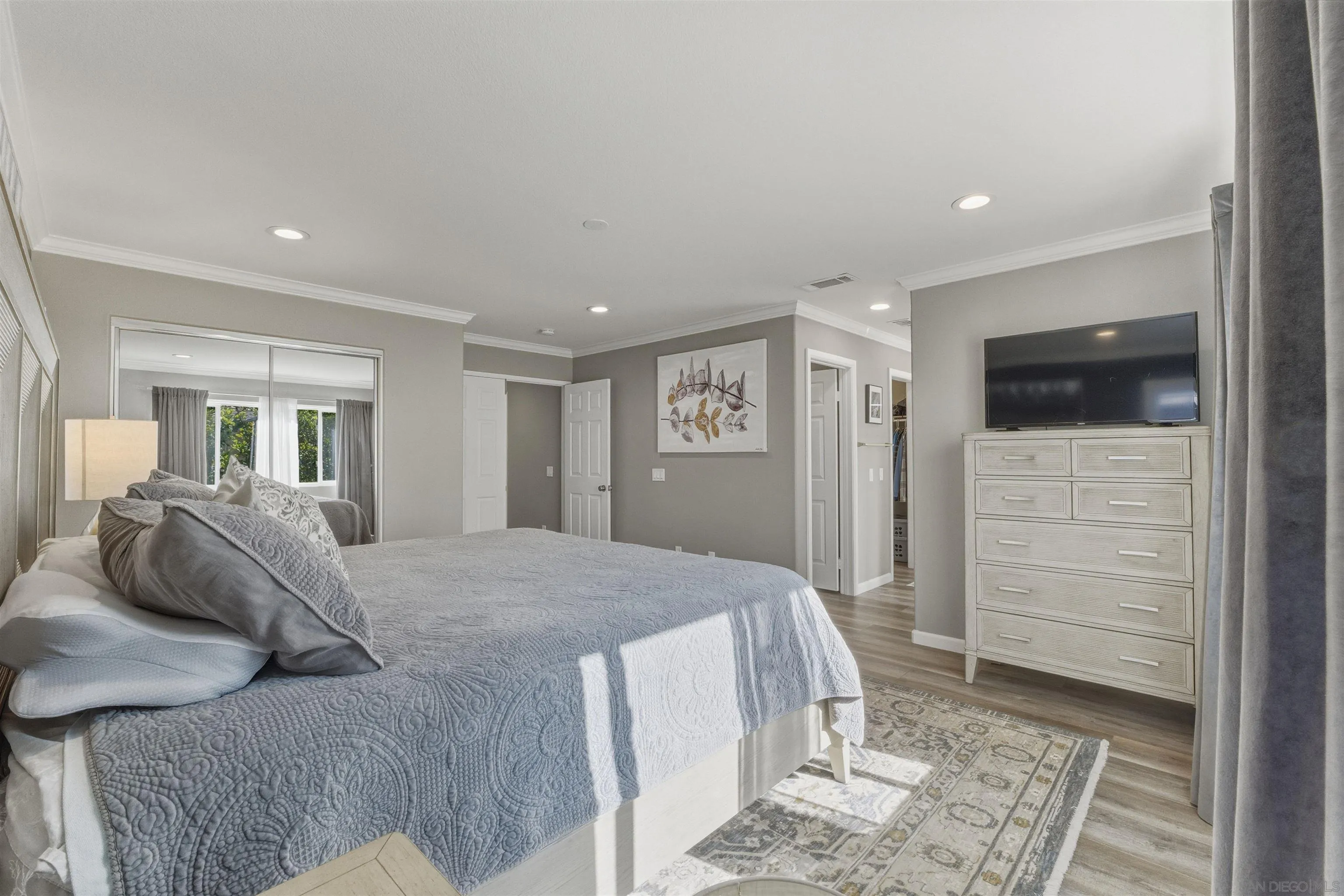 https://cdn.realtyfeed.com/cdn/127/260002987/5242e7088c4194008498136bb2e9a234.webp