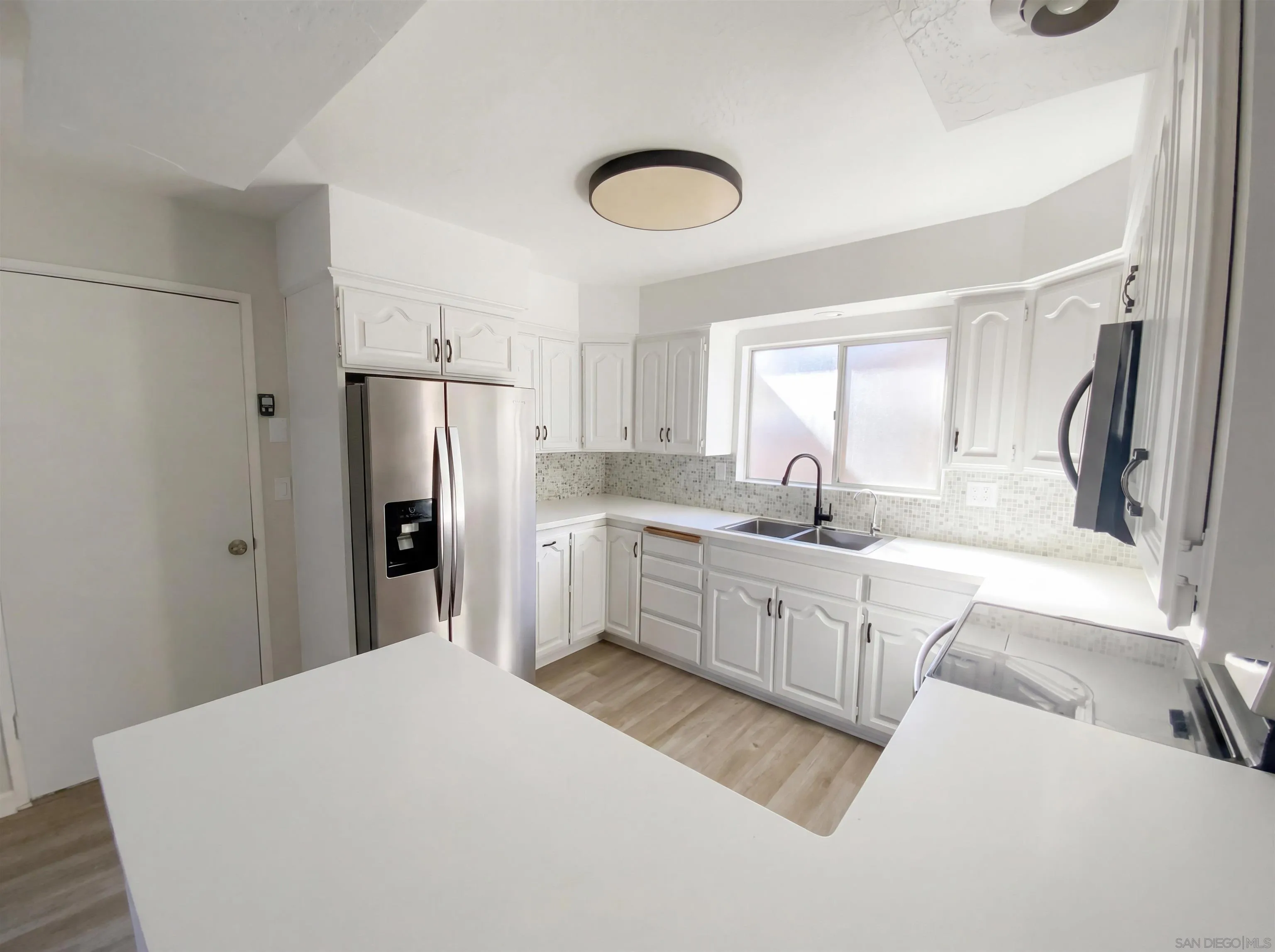 https://cdn.realtyfeed.com/cdn/127/260002989/37845fabe9b5521e6099a3a28f6e9a46.webp