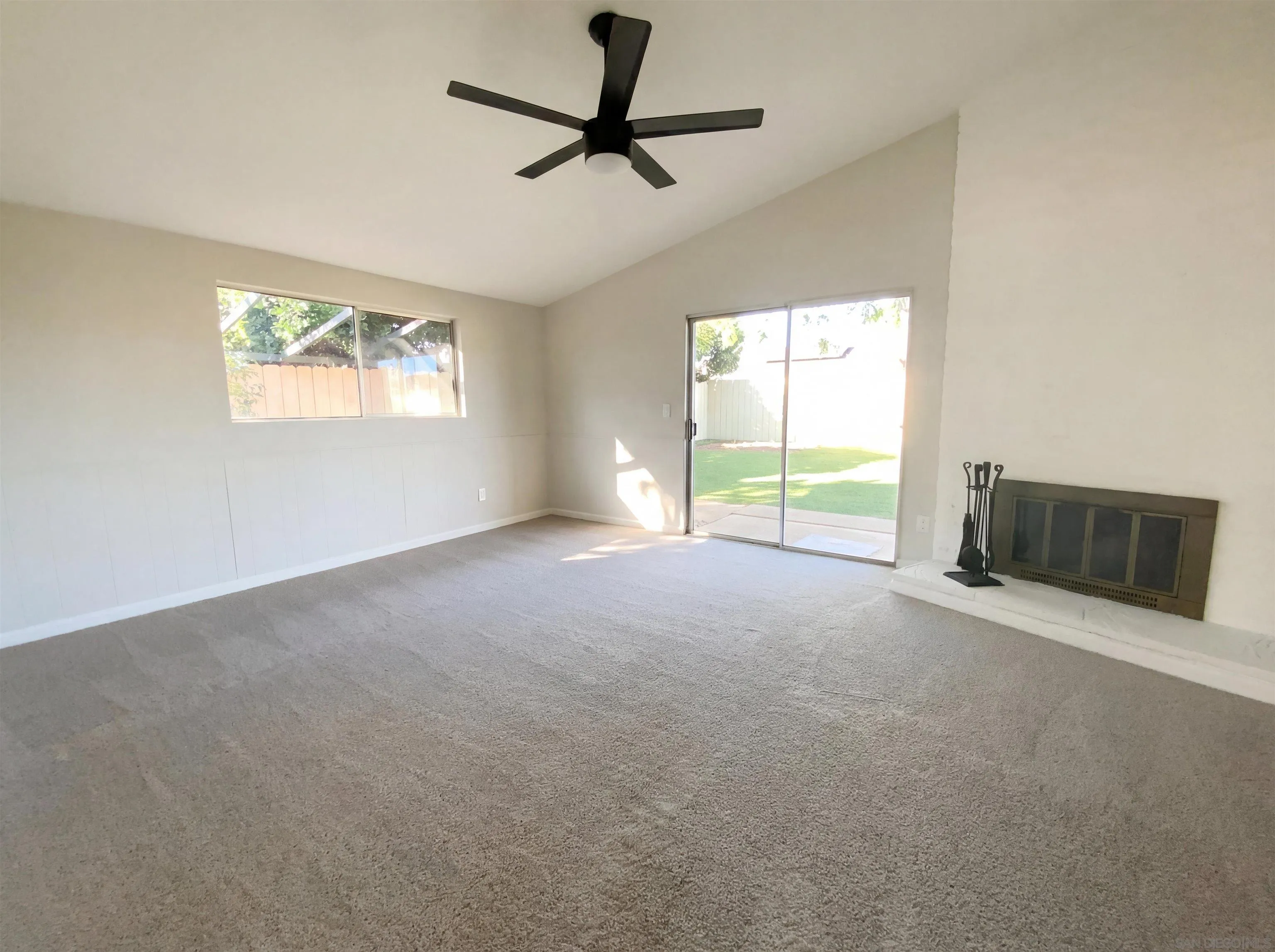 https://cdn.realtyfeed.com/cdn/127/260002989/832a5af9920527e81d04b34906ef3353.webp