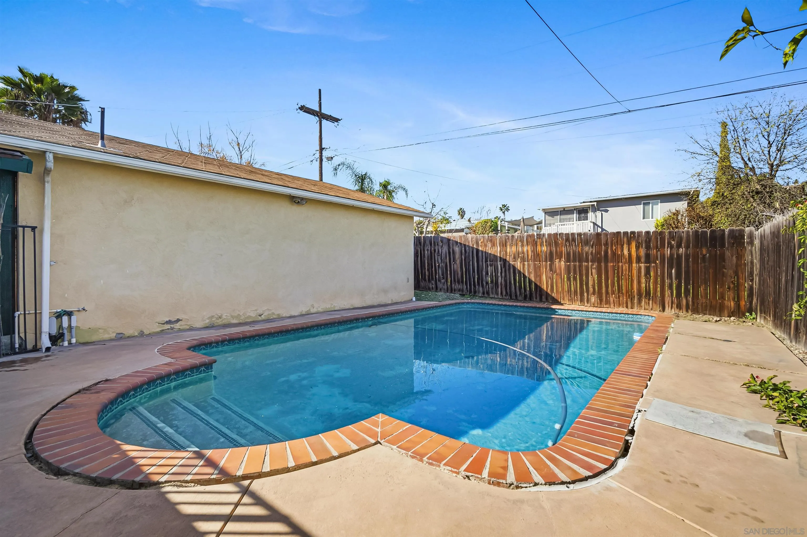 https://cdn.realtyfeed.com/cdn/127/260002990/2a8dc275f6031ec9e672603b15c14777.webp