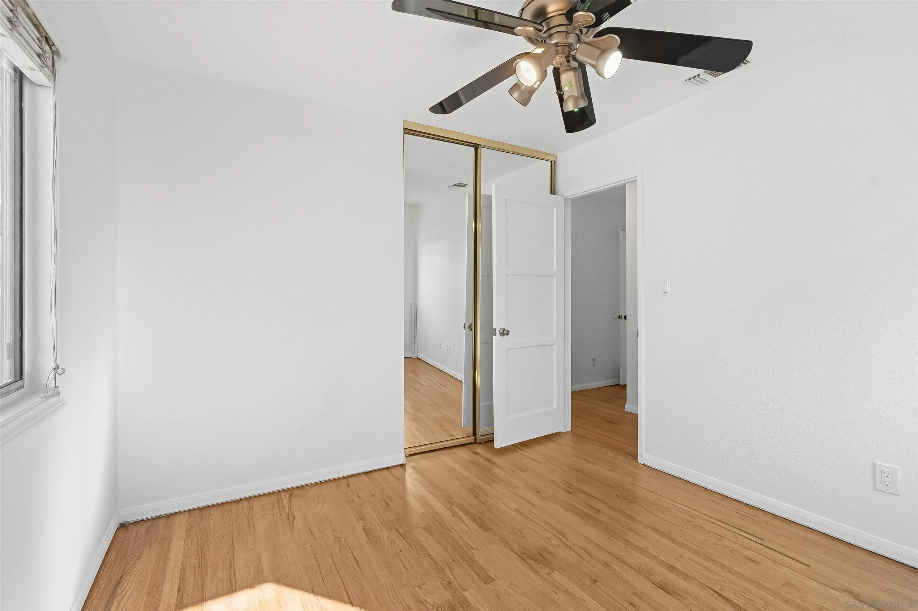 https://cdn.realtyfeed.com/cdn/127/260002990/f6757c8c7039a38f4eb5f385095a840b.webp