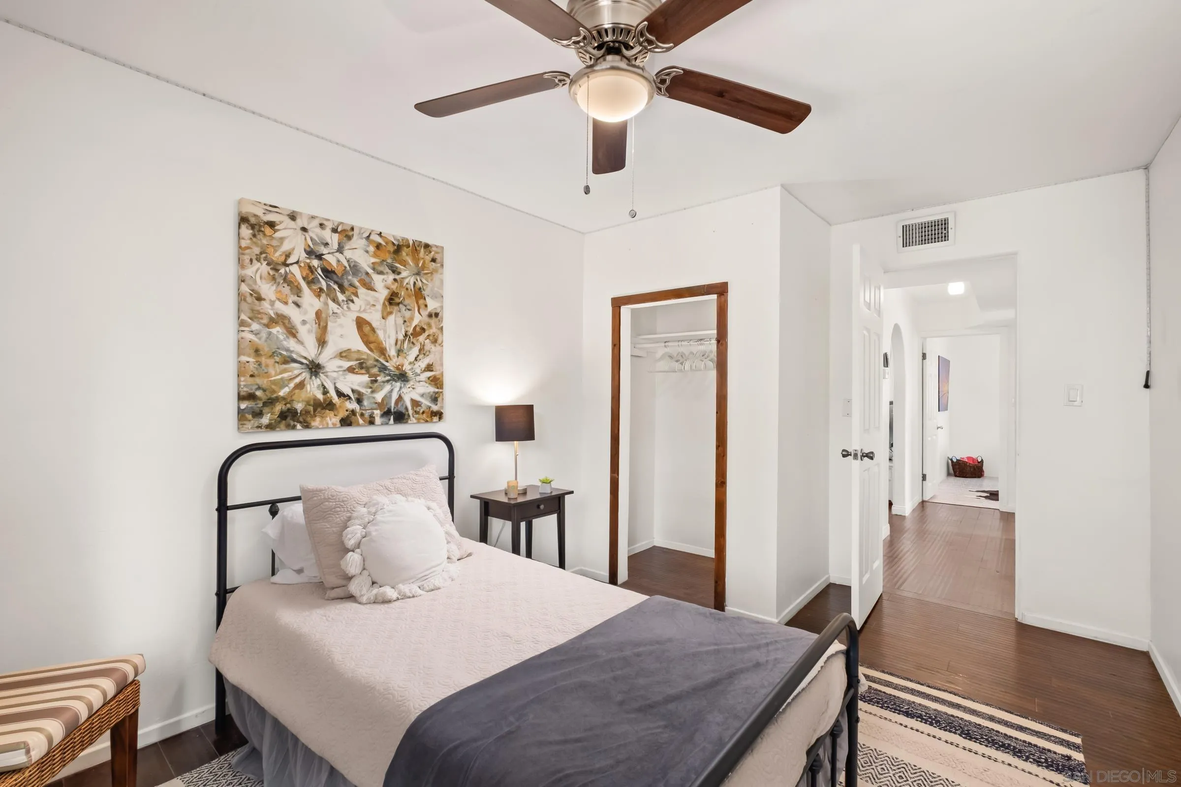 https://cdn.realtyfeed.com/cdn/127/260002992/9756e64634f26f3f365142dbcb01f395.webp