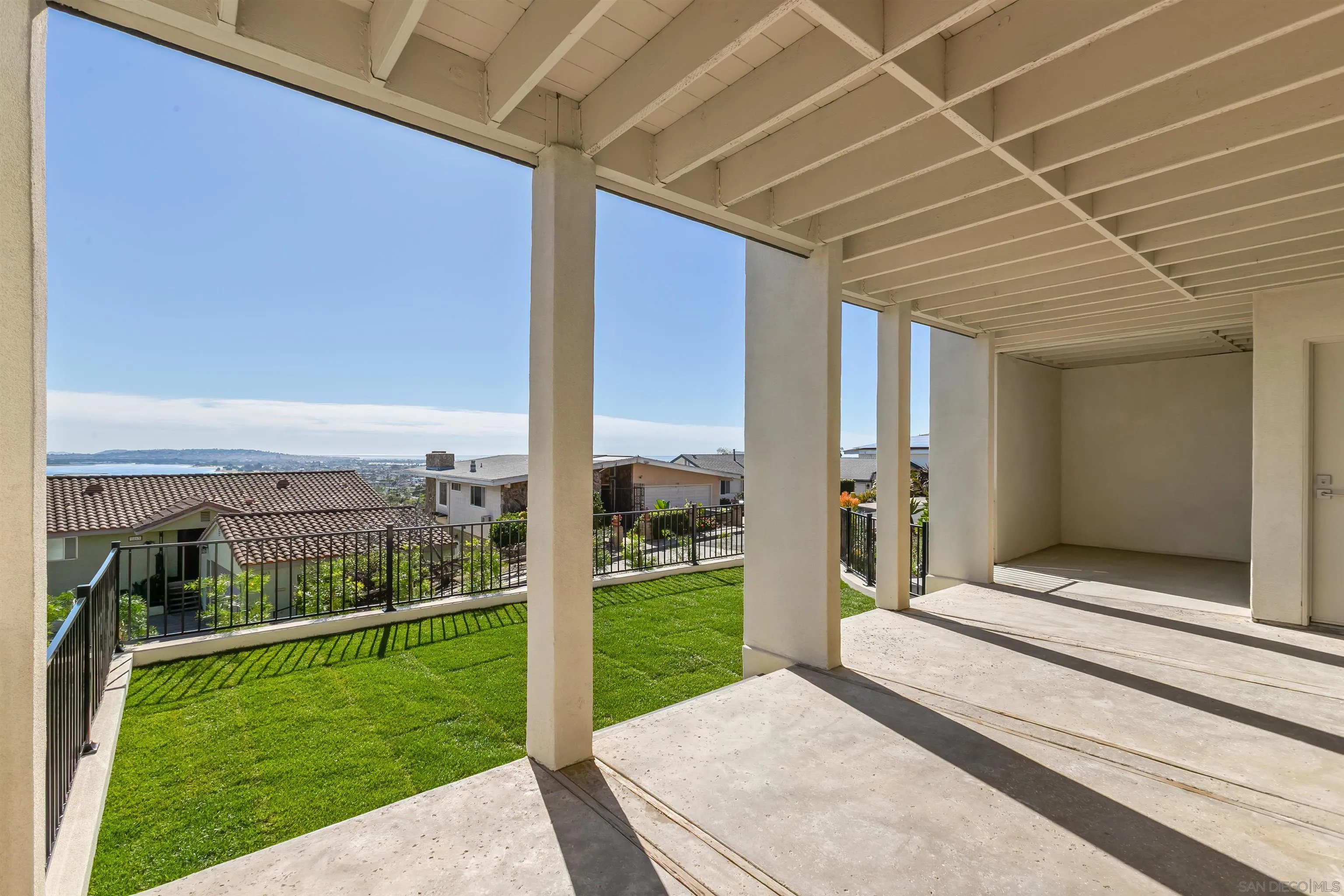 https://cdn.realtyfeed.com/cdn/127/260002993/c72b47517e0d47c0a13df9550f0c8343.webp