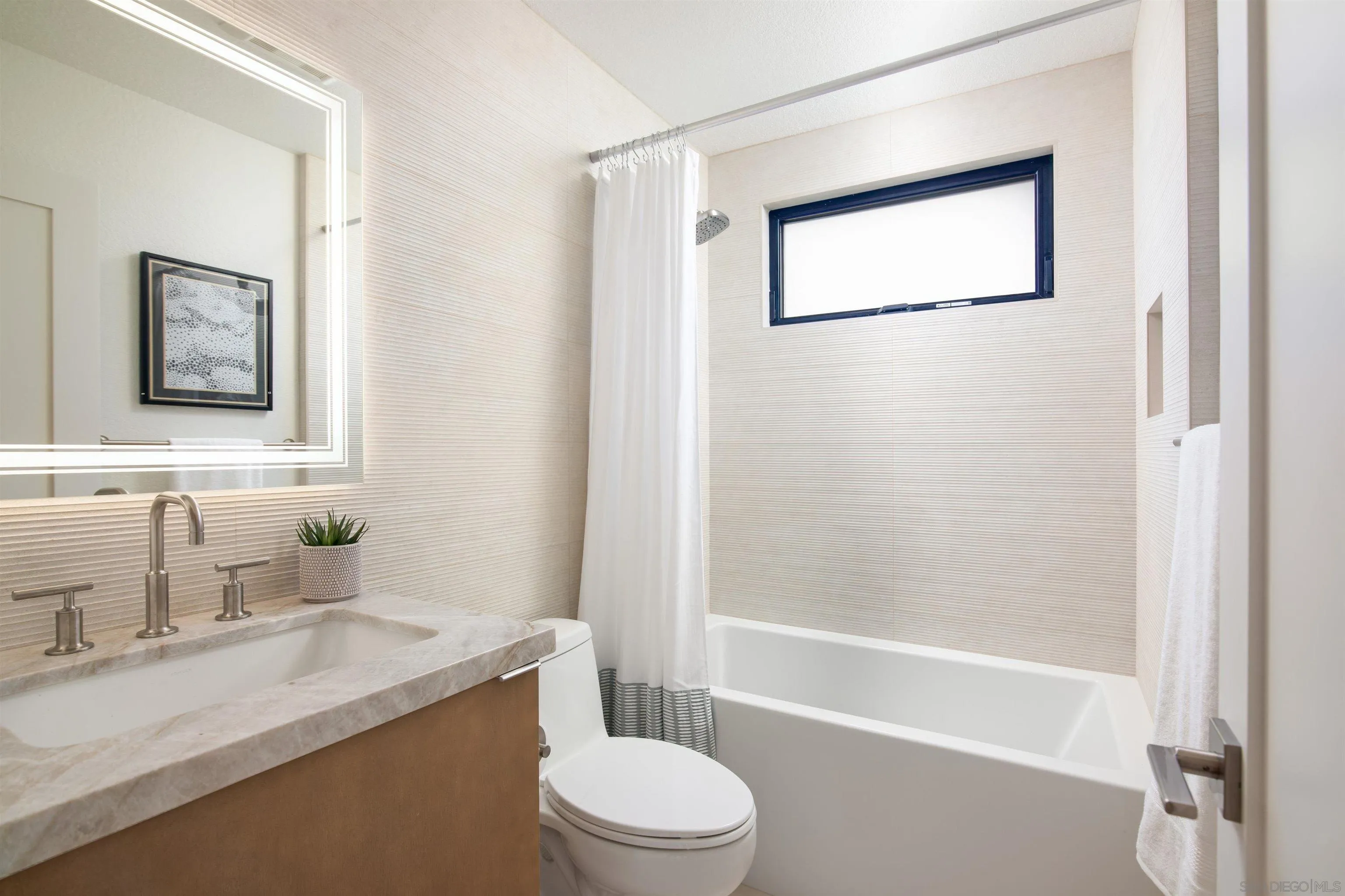 https://cdn.realtyfeed.com/cdn/127/260002993/d439a281d50485c1b9a7daaf7672349c.webp