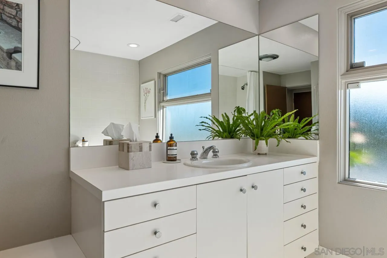 https://cdn.realtyfeed.com/cdn/127/260002994/0ae0cf98893b608d186a8b34d84a6a62.webp