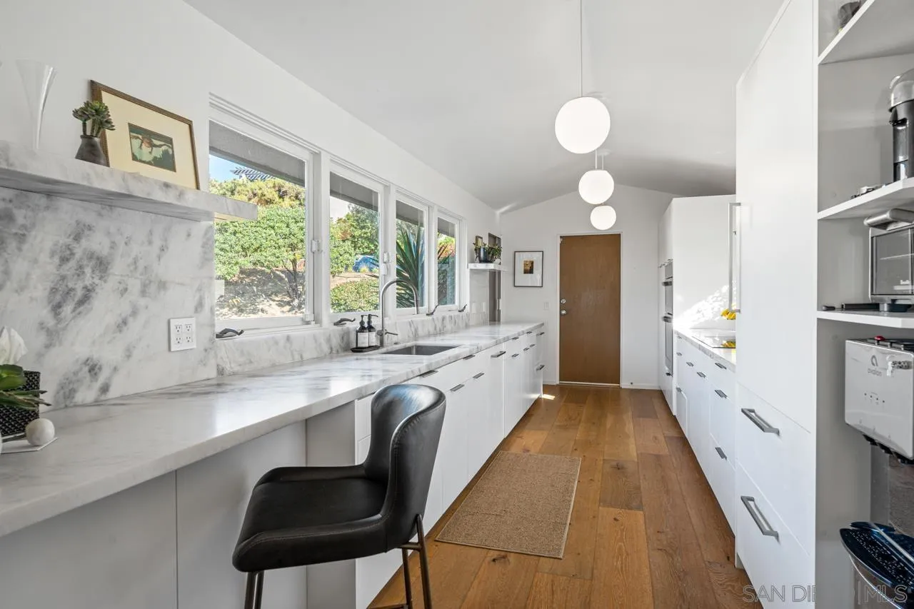 https://cdn.realtyfeed.com/cdn/127/260002994/0cc246124456228893b2f246c744f0c6.webp