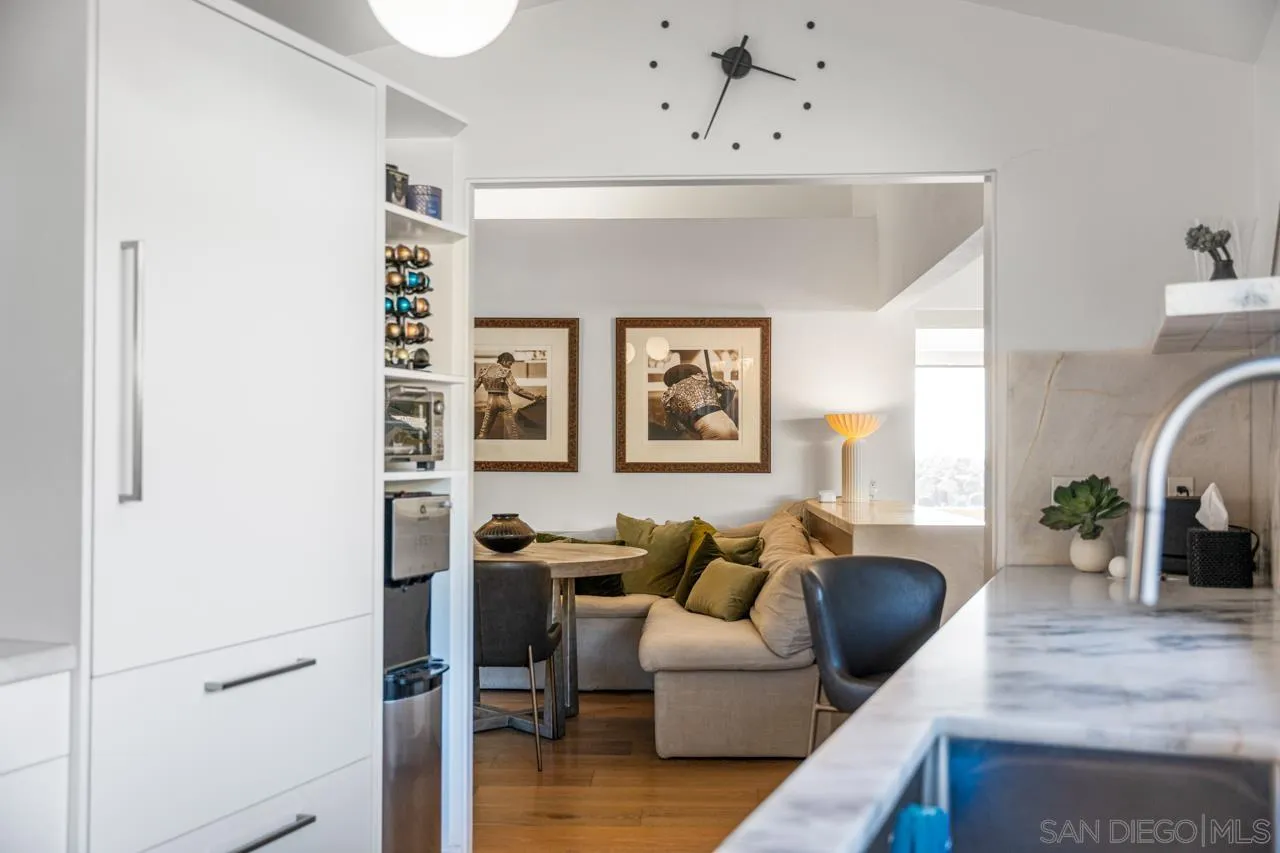 https://cdn.realtyfeed.com/cdn/127/260002994/18c68b6cae1284d137338b9c2b7d70fe.webp