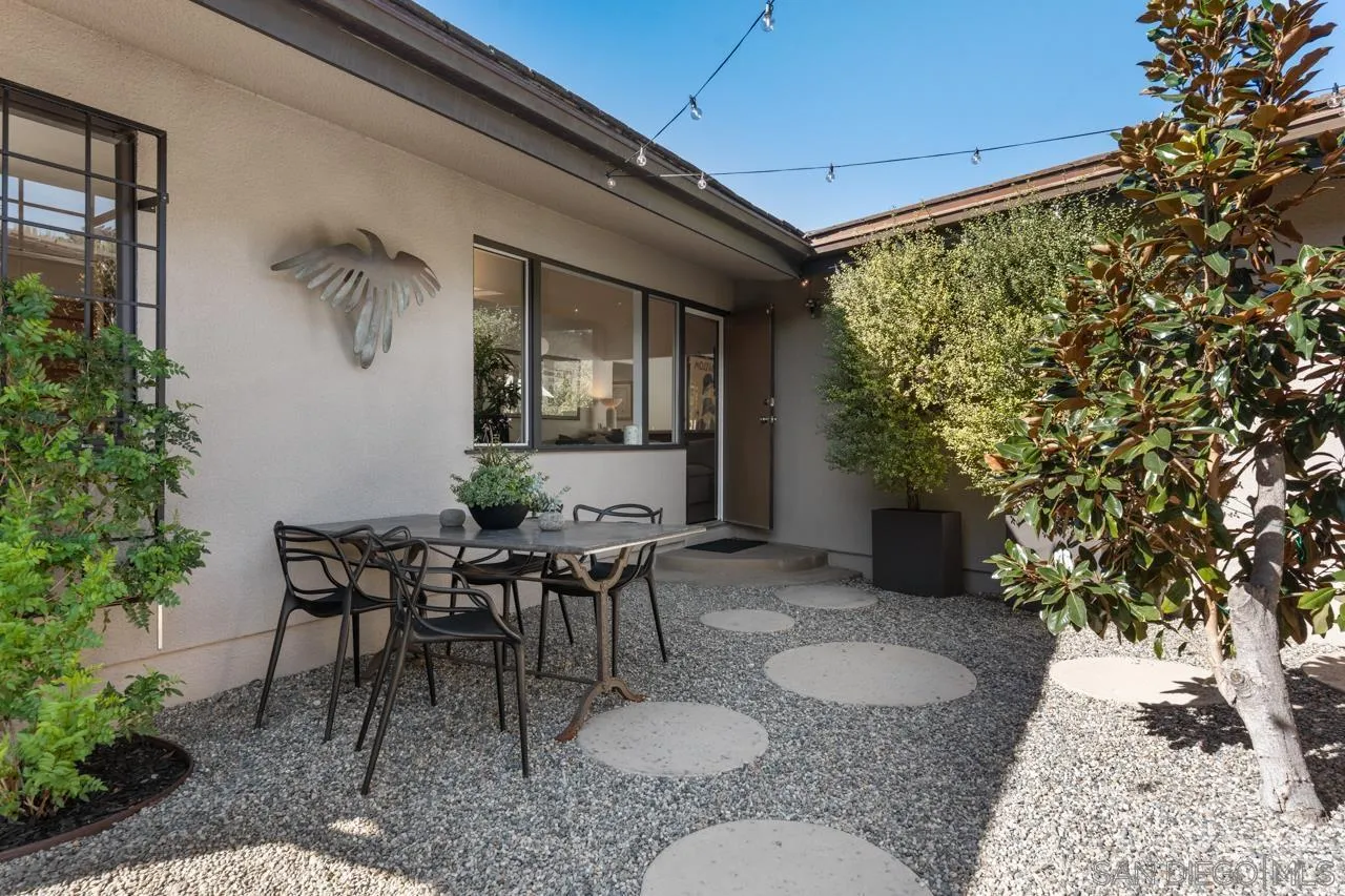 https://cdn.realtyfeed.com/cdn/127/260002994/8175f9a6ce1d31f7c792a64f62b127d3.webp