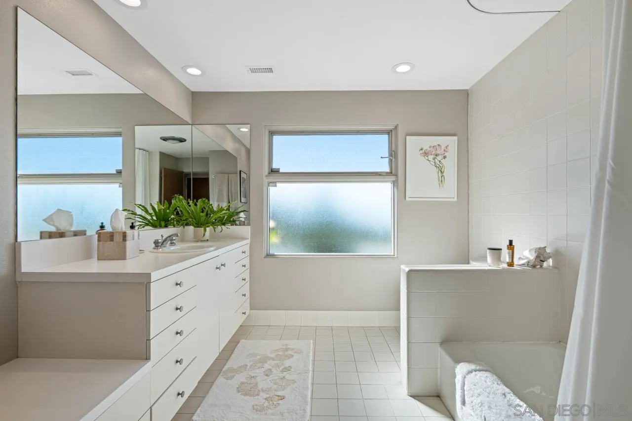 https://cdn.realtyfeed.com/cdn/127/260002994/cf687e88084155756816bc7d17e561fc.webp