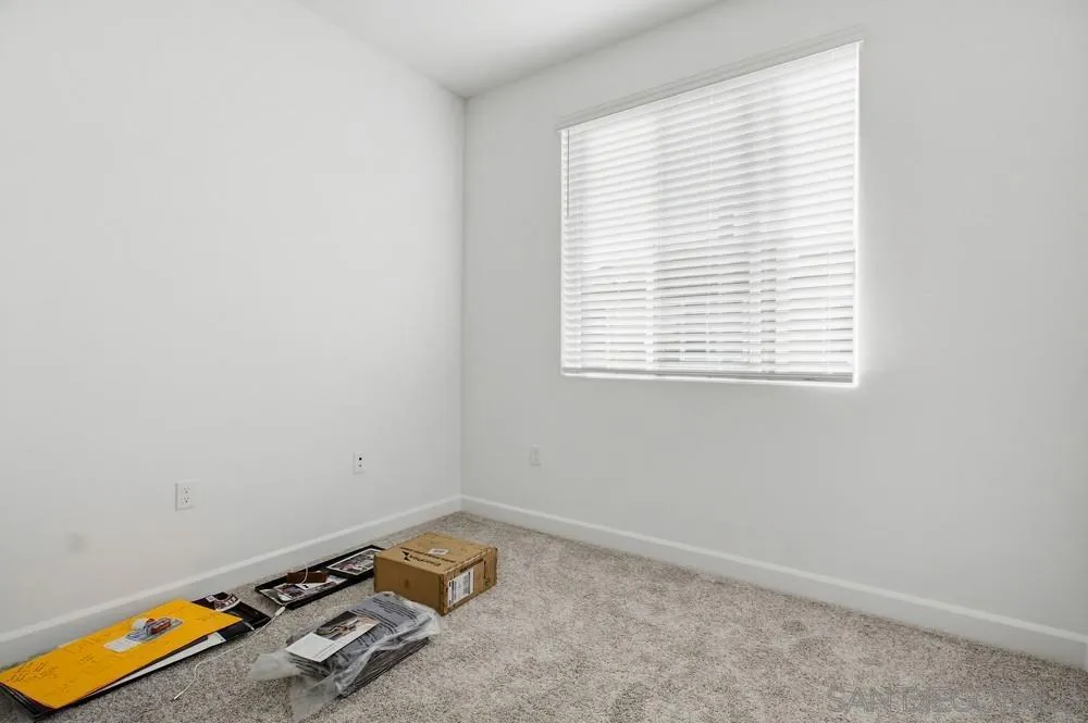https://cdn.realtyfeed.com/cdn/127/260002996/8bf050cdf3e51d6182ad14694a99f6c1.webp