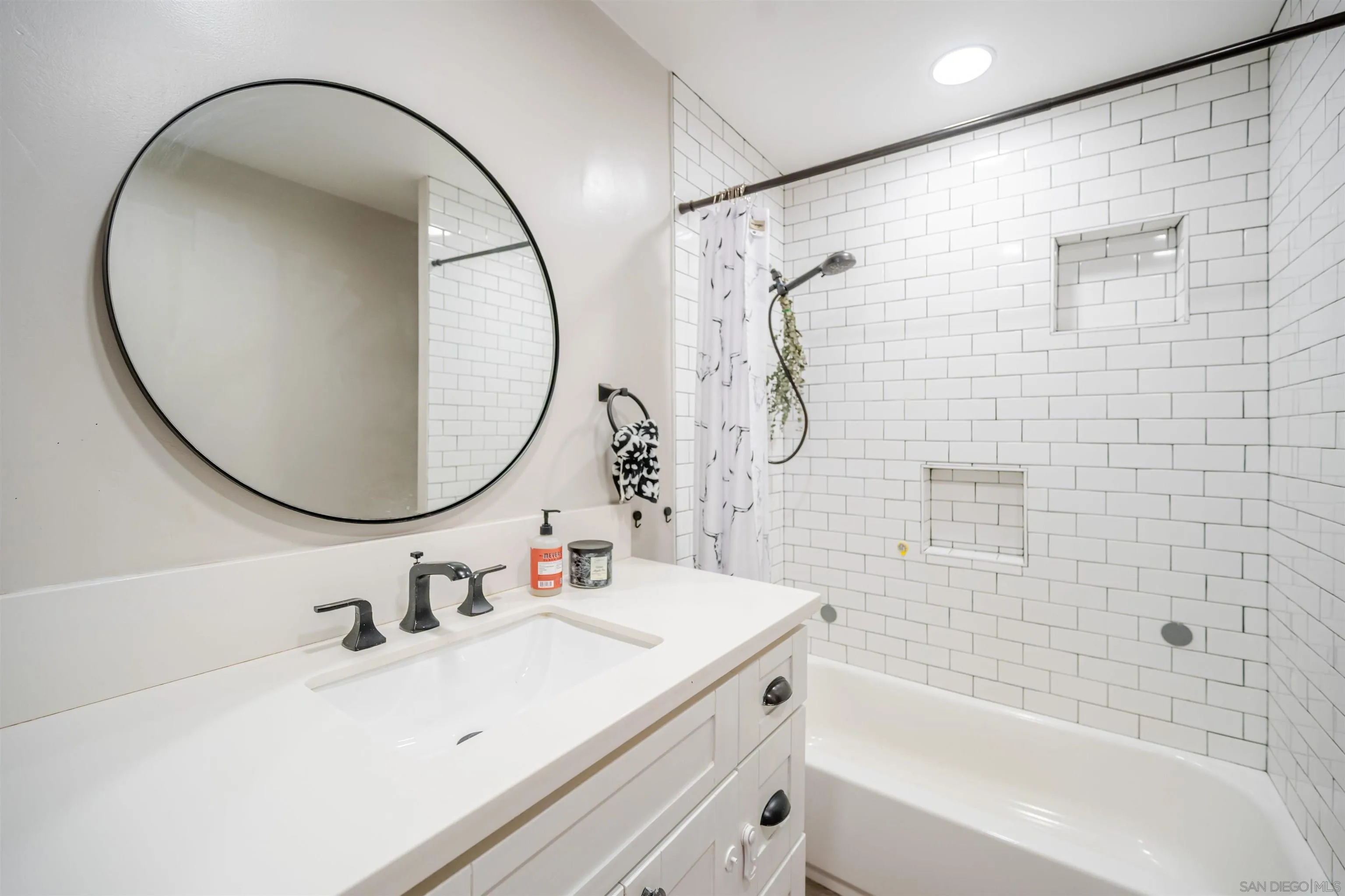 https://cdn.realtyfeed.com/cdn/127/2600030/566aded7e9ea83d49273d26635bf7838.webp