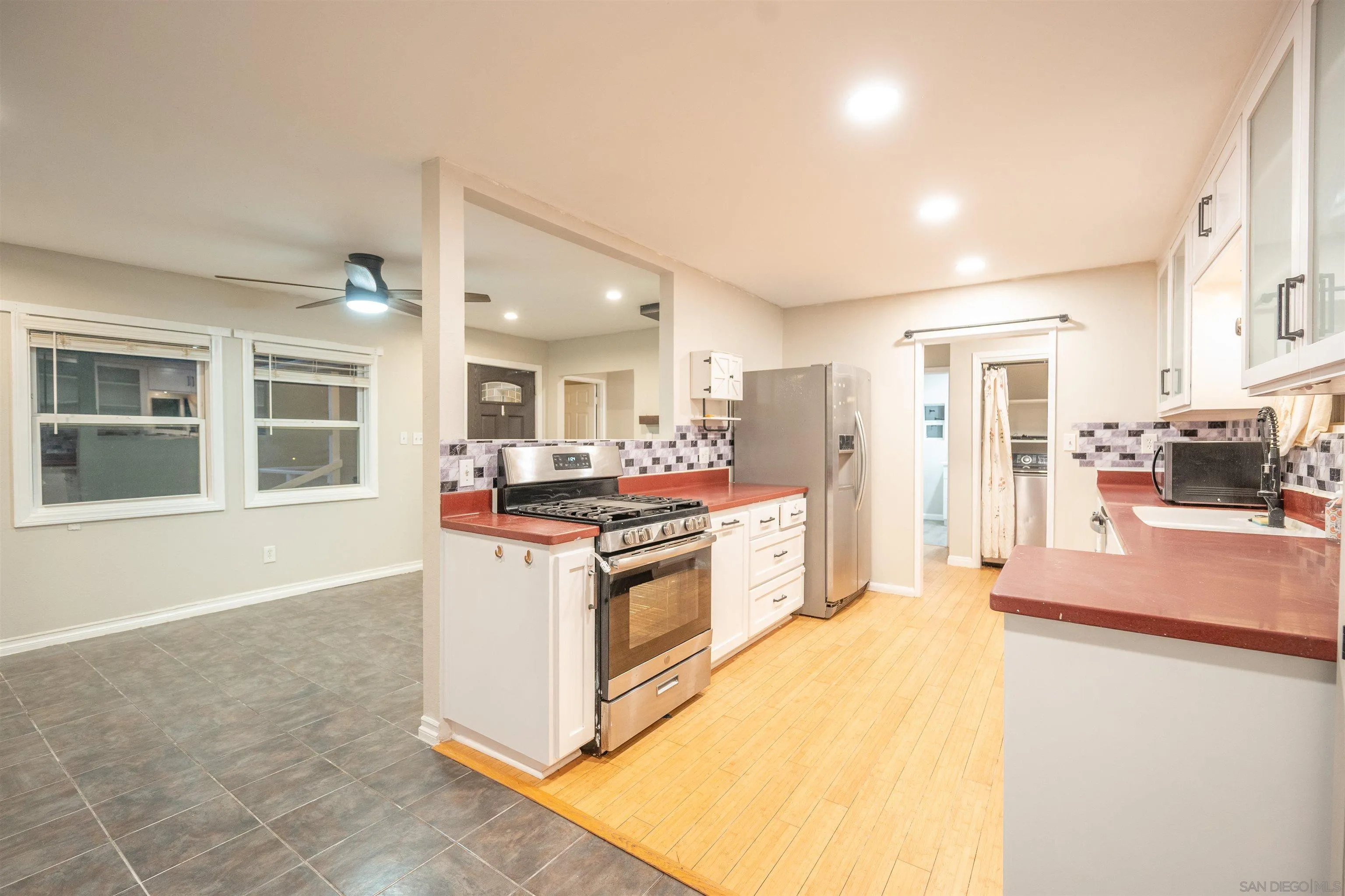 https://cdn.realtyfeed.com/cdn/127/2600030/7235141456db988ade2fc60106545023.webp