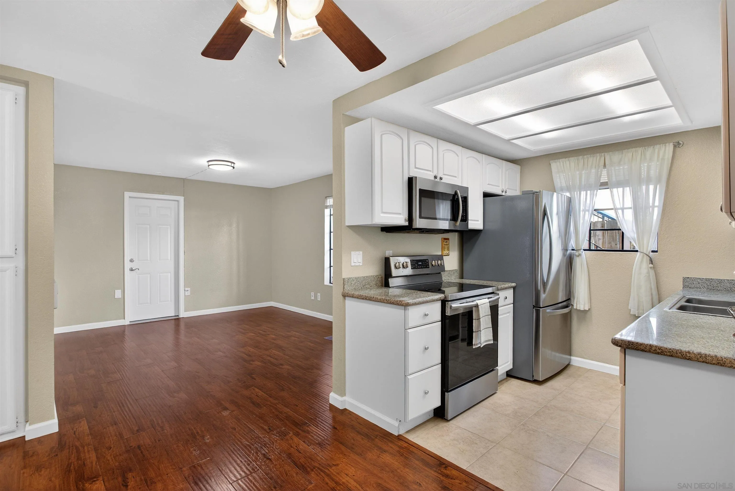 Photo #5: 260003003 Listing: Photo #5