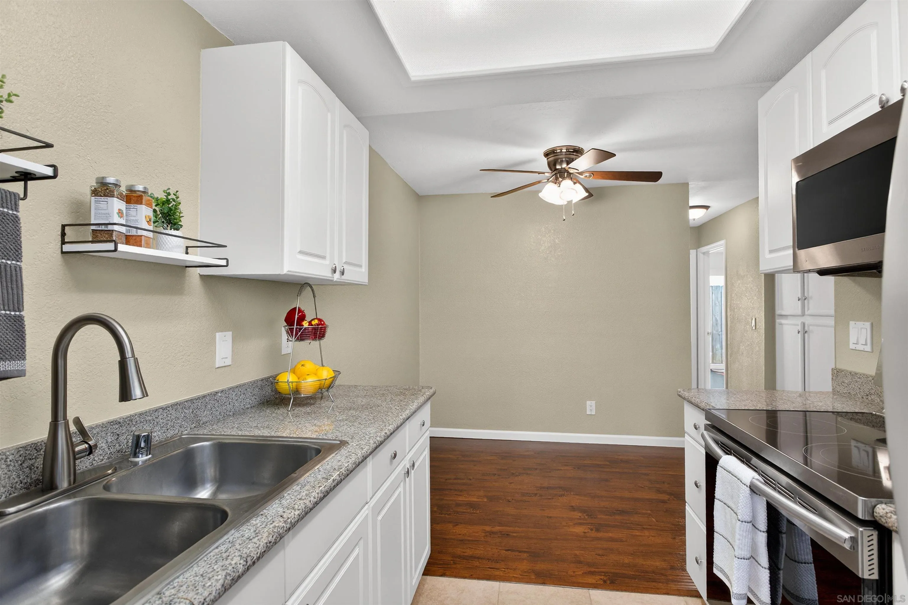 Photo #4: 260003003 Listing: Photo #4