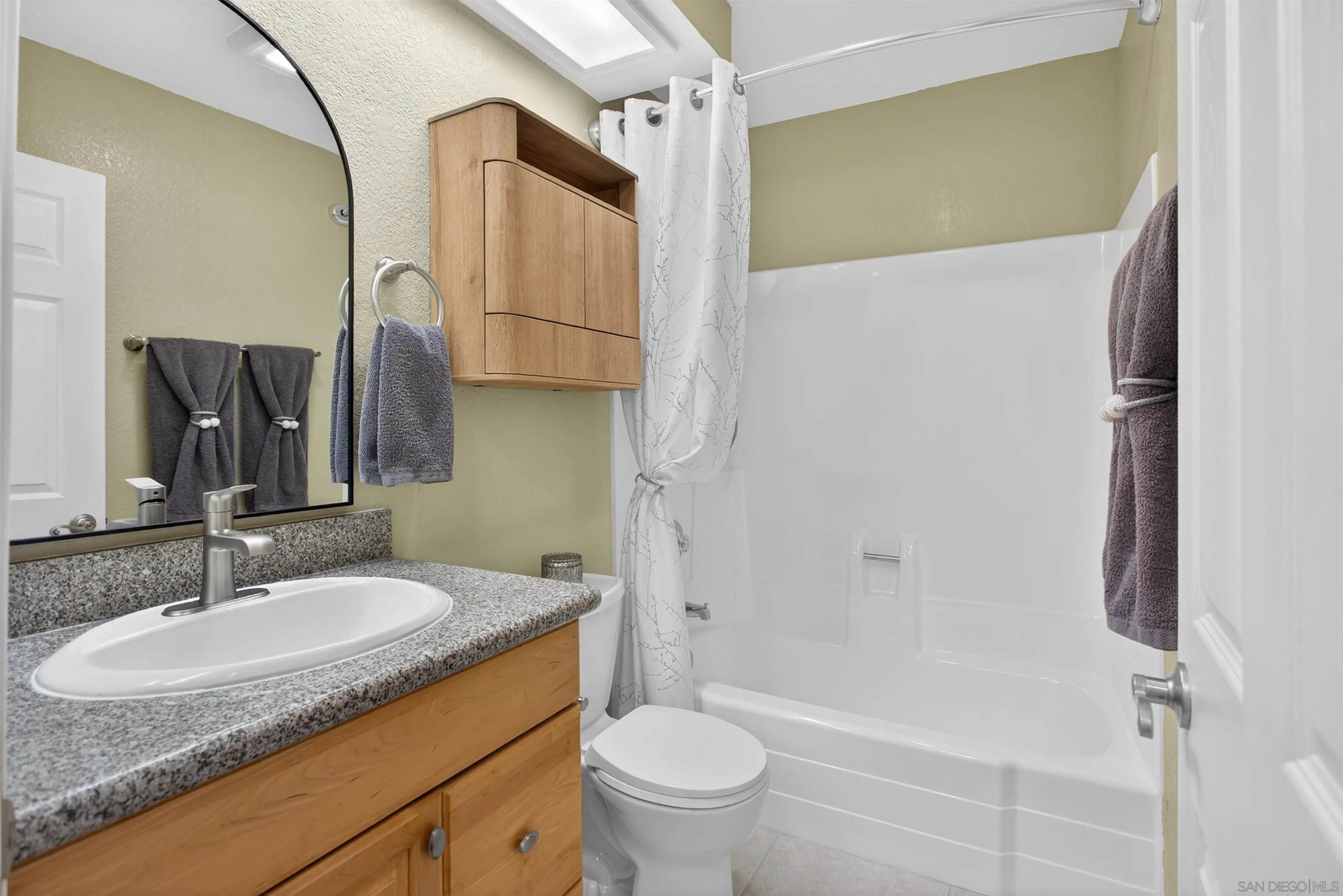 Photo #12: 260003003 Listing: Photo #12