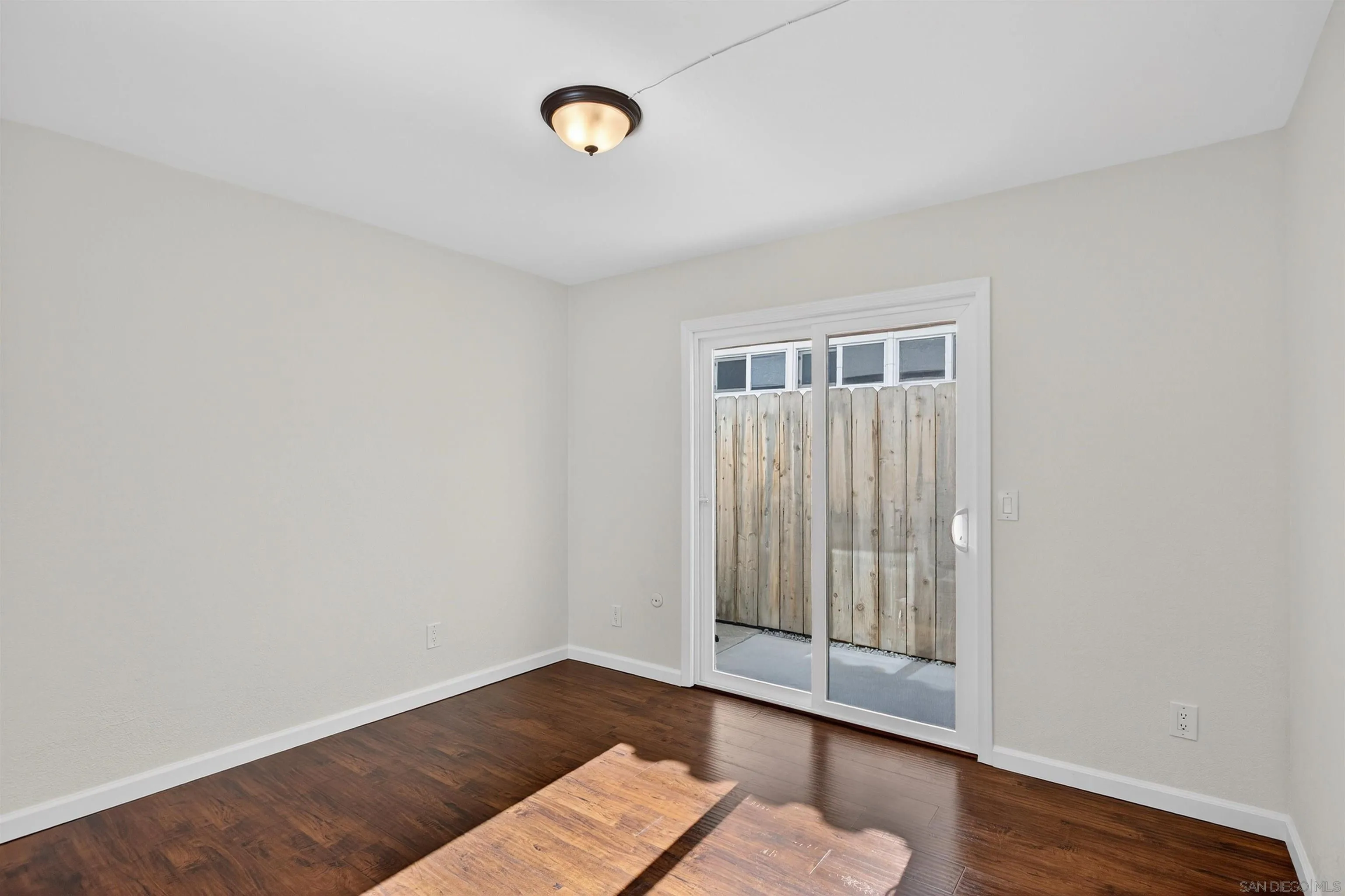 Photo #15: 260003003 Listing: Photo #15