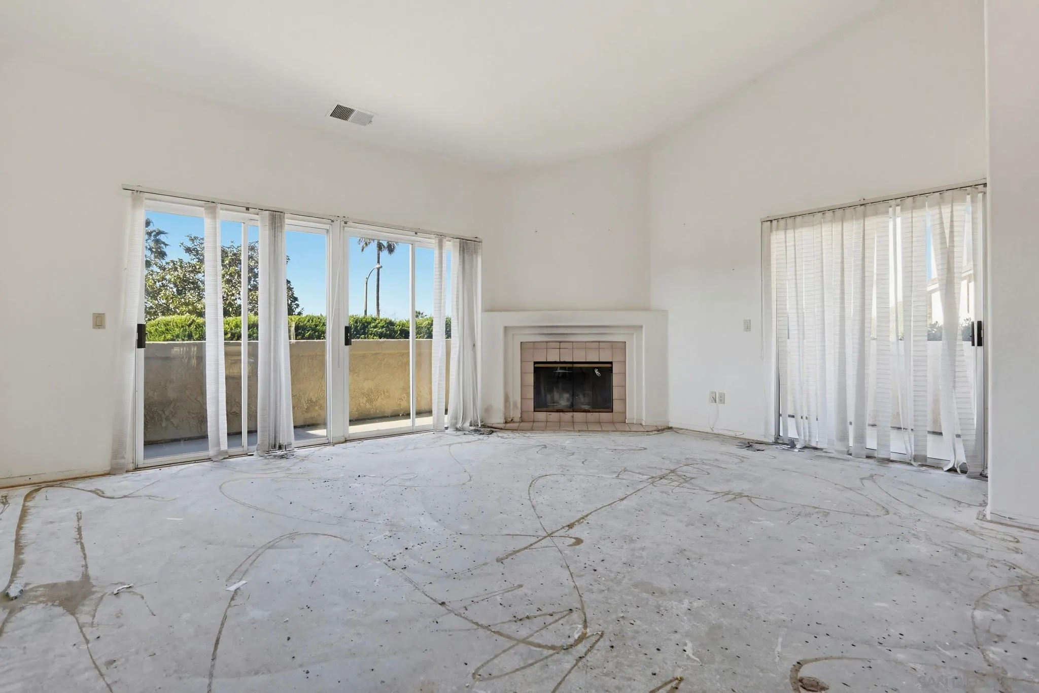 Photo #4: 260003007 Listing: Photo #4