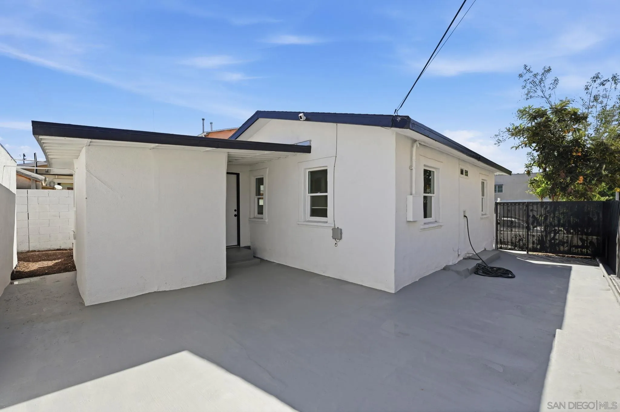 https://cdn.realtyfeed.com/cdn/127/260003011/72a9449af11347c0a86a8aaa6cfc0602.webp