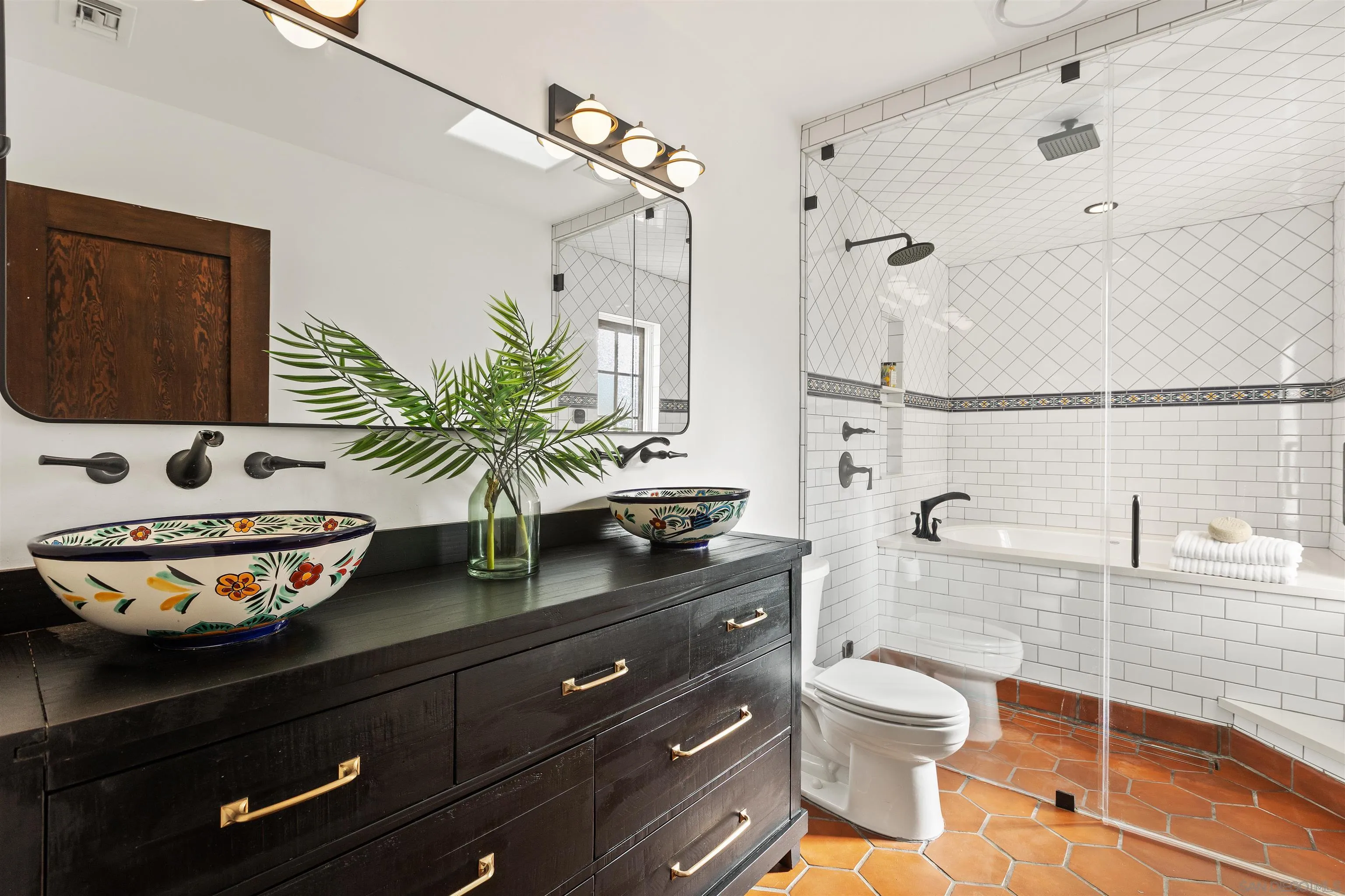 https://cdn.realtyfeed.com/cdn/127/260003016/507606b9c09f3876a776a3c874878844.webp