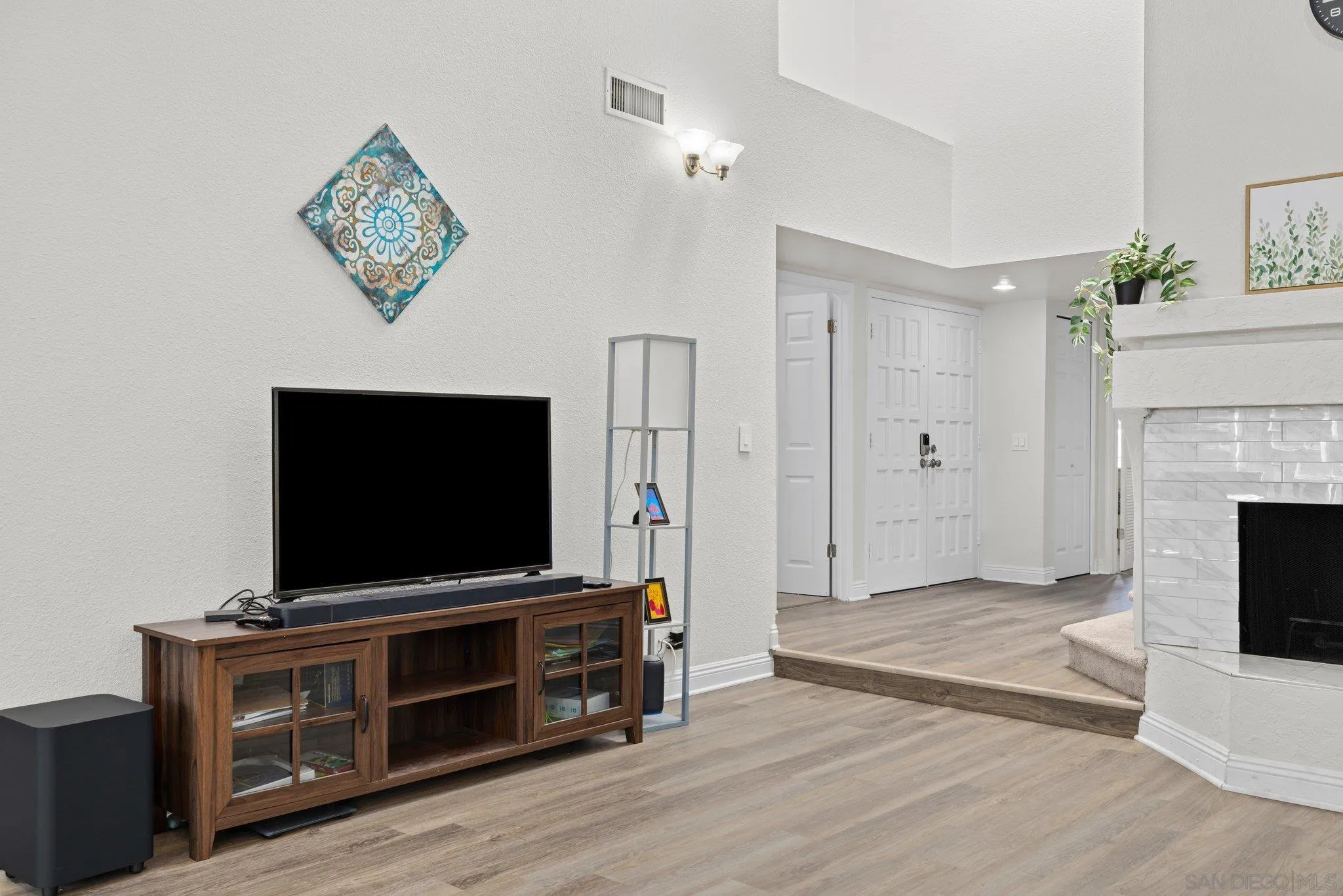 https://cdn.realtyfeed.com/cdn/127/260003018/0d776c54bccc15600ea8e3cf55a654af.webp