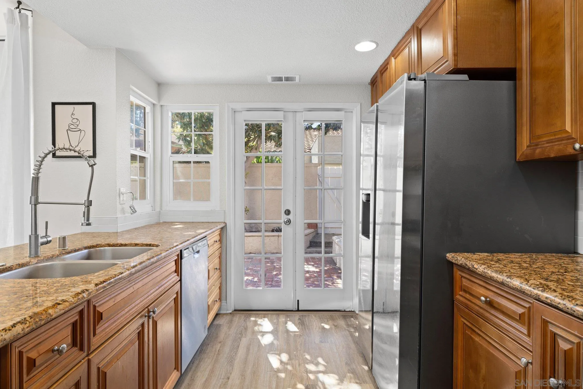 https://cdn.realtyfeed.com/cdn/127/260003018/1824ed5e9e97c22d7500d4301829dfb7.webp