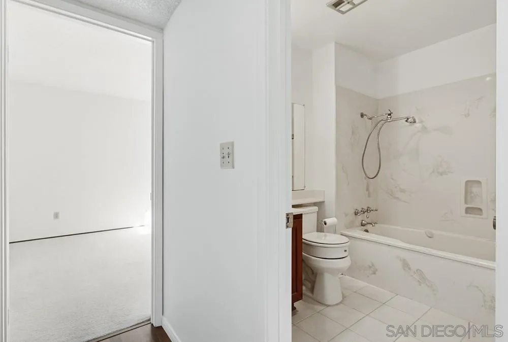 Photo #30: 260003021 Listing: Photo #30