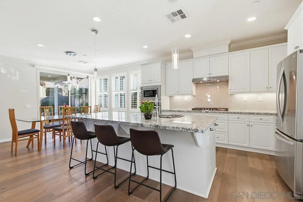 https://cdn.realtyfeed.com/cdn/127/260003023/5a6649066b0cf743c448b2f6ba2356d2.webp
