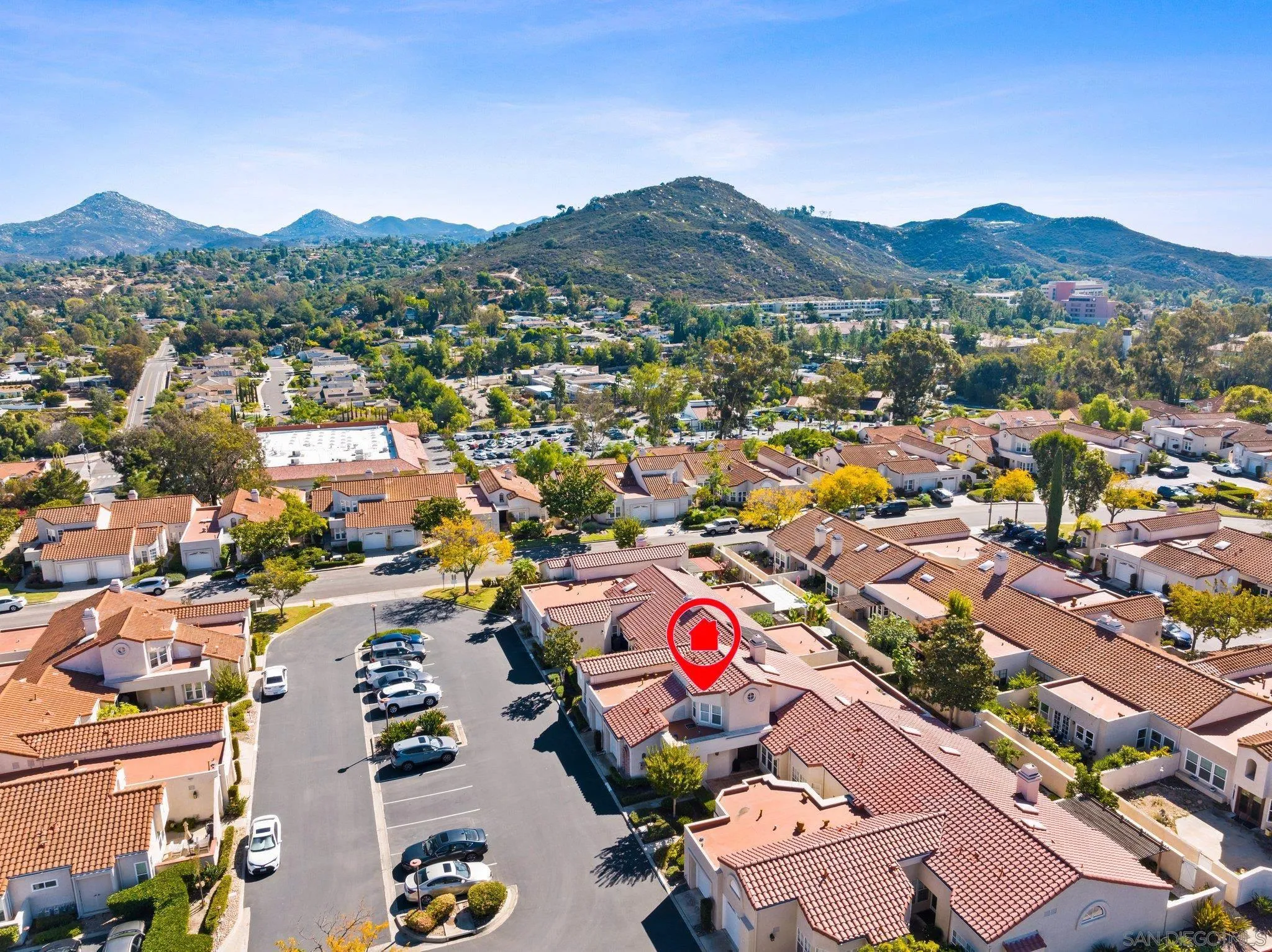 https://cdn.realtyfeed.com/cdn/127/260003026/d61d2fe63744533510dbe850469f3dd2.webp