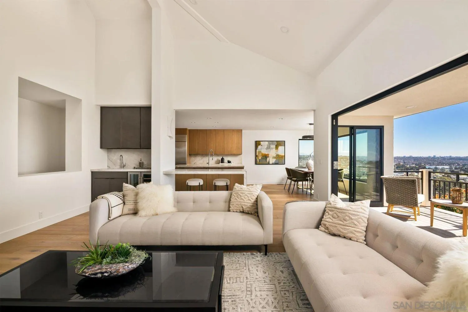 https://cdn.realtyfeed.com/cdn/127/260003027/c8cff12bee867186ddcefd104d1f2ad1.webp