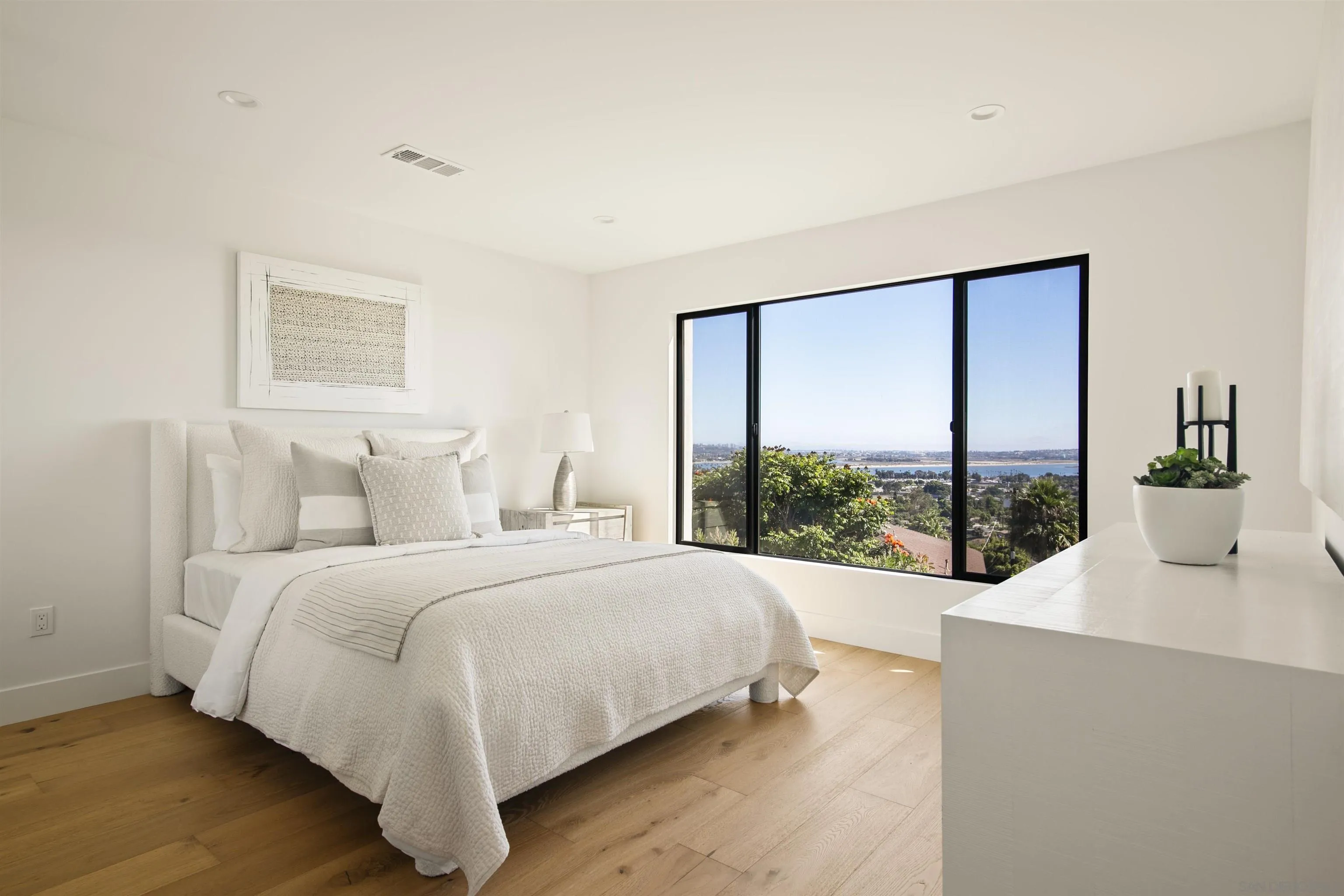 https://cdn.realtyfeed.com/cdn/127/260003027/d2a0ac94041e5ca32a4734c2a33edb1f.webp