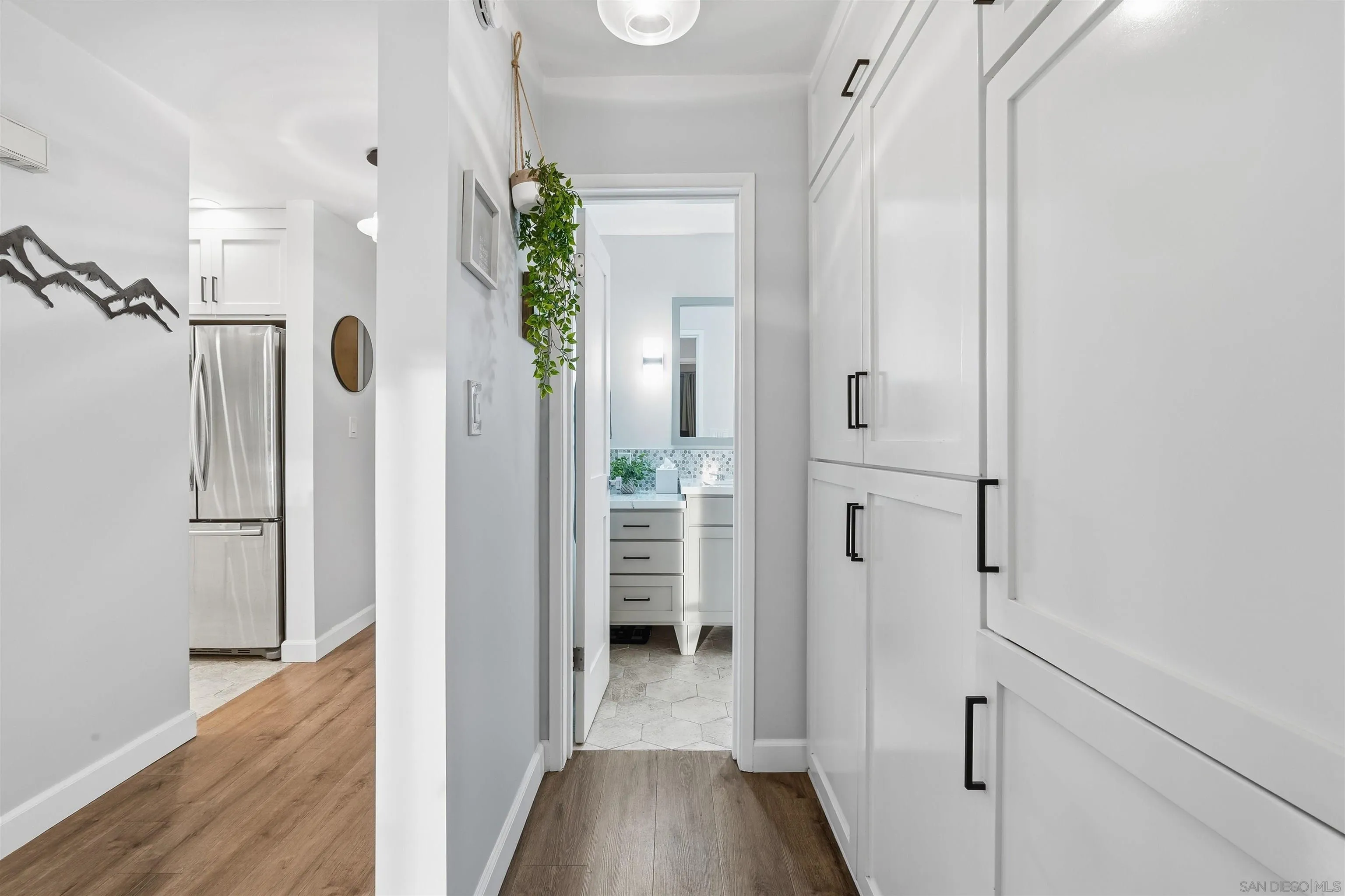 https://cdn.realtyfeed.com/cdn/127/260003031/921a339ab231c4f972e1f071f3d14fdf.webp