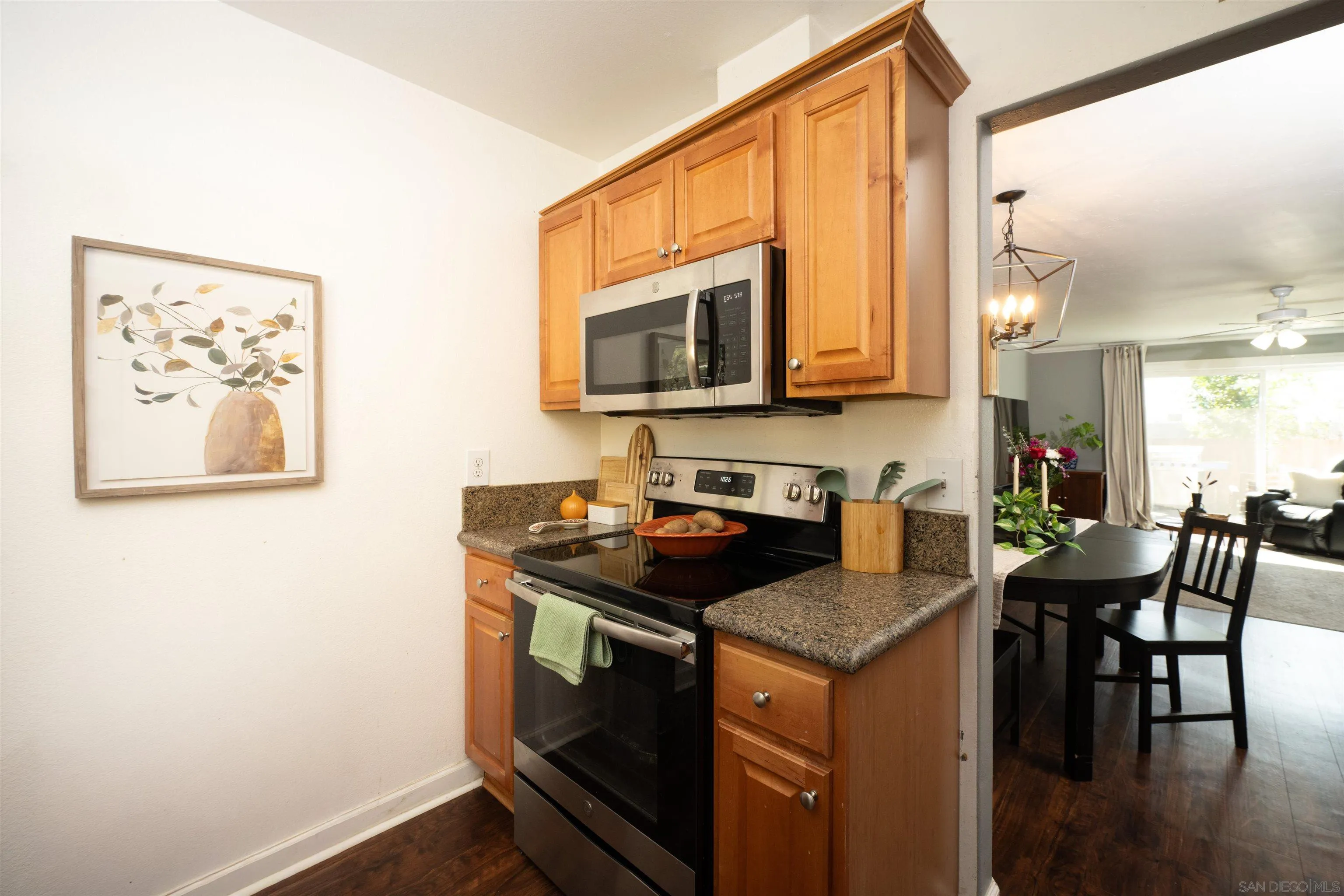 https://cdn.realtyfeed.com/cdn/127/260003033/815fe3ae39860bf9a27645a4cea2ae16.webp