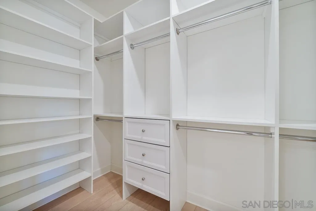 https://cdn.realtyfeed.com/cdn/127/260003035/b46476abd55ae89eba47f0163a066376.webp