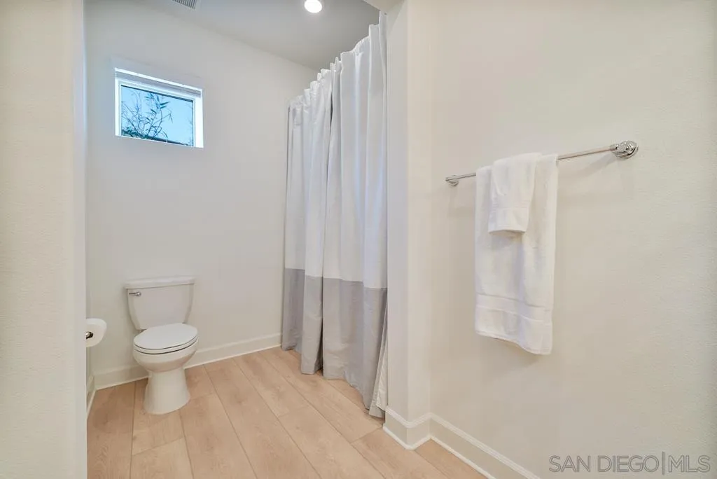 https://cdn.realtyfeed.com/cdn/127/260003035/de88ab33725387946120a2fd57061c88.webp