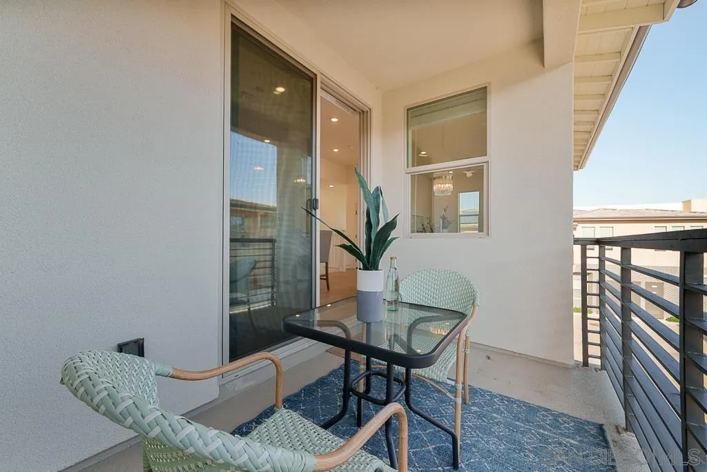 https://cdn.realtyfeed.com/cdn/127/260003035/ec195aec3445c09a569a0aa18c1a9f79.webp